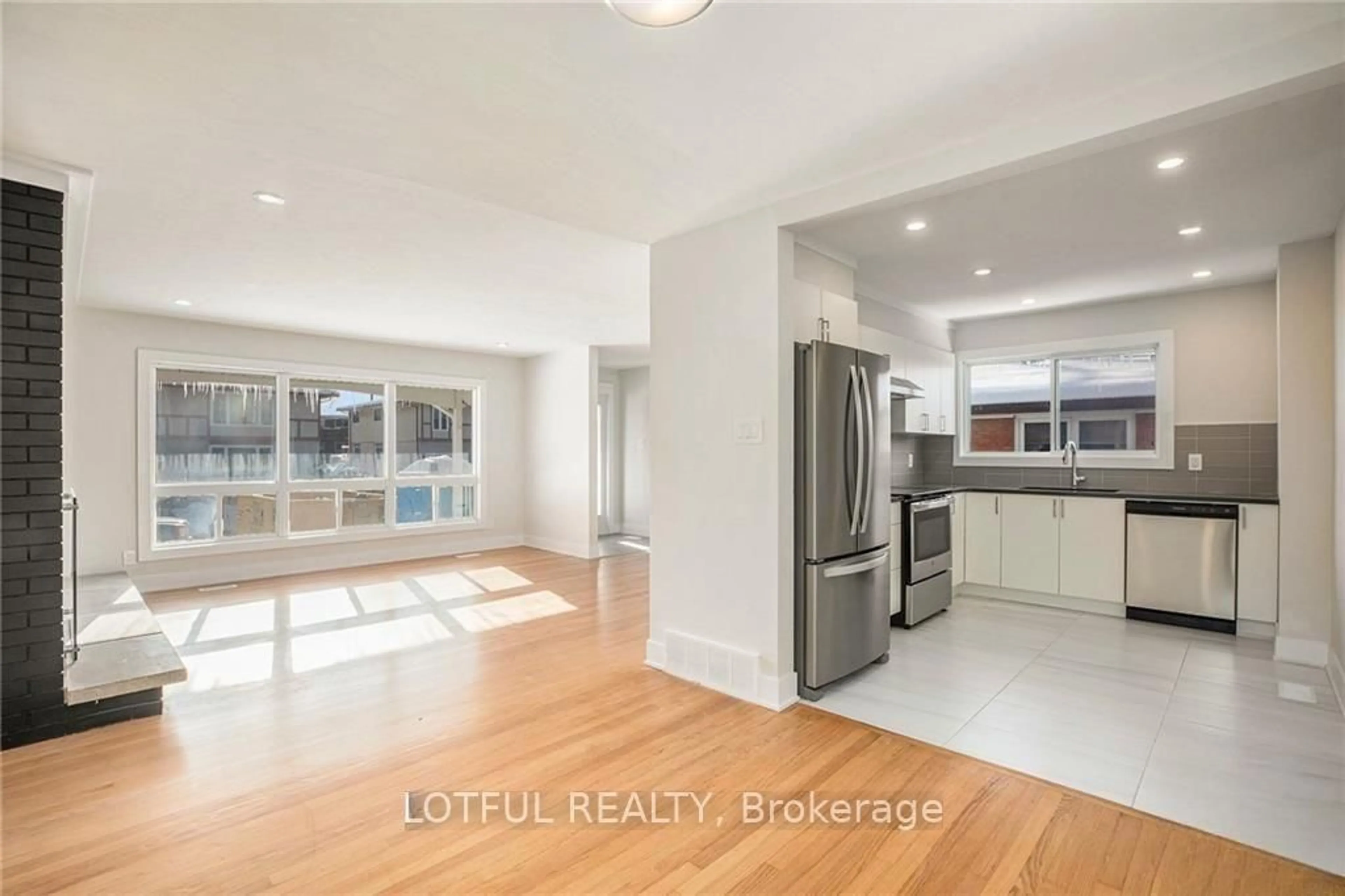 Open concept kitchen, unknown for 2655 Don St, Ottawa Ontario K2B 6Y2