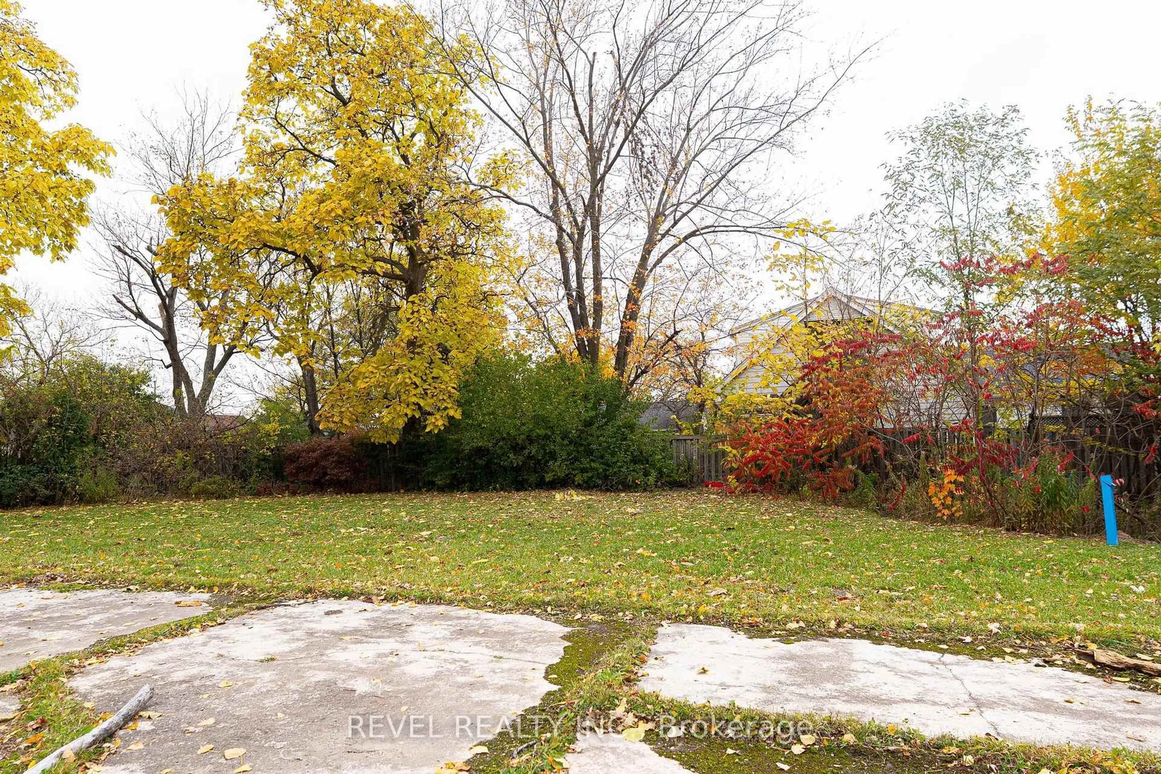 Unknown for 5 Haight St, St. Catharines Ontario L2P 2L9