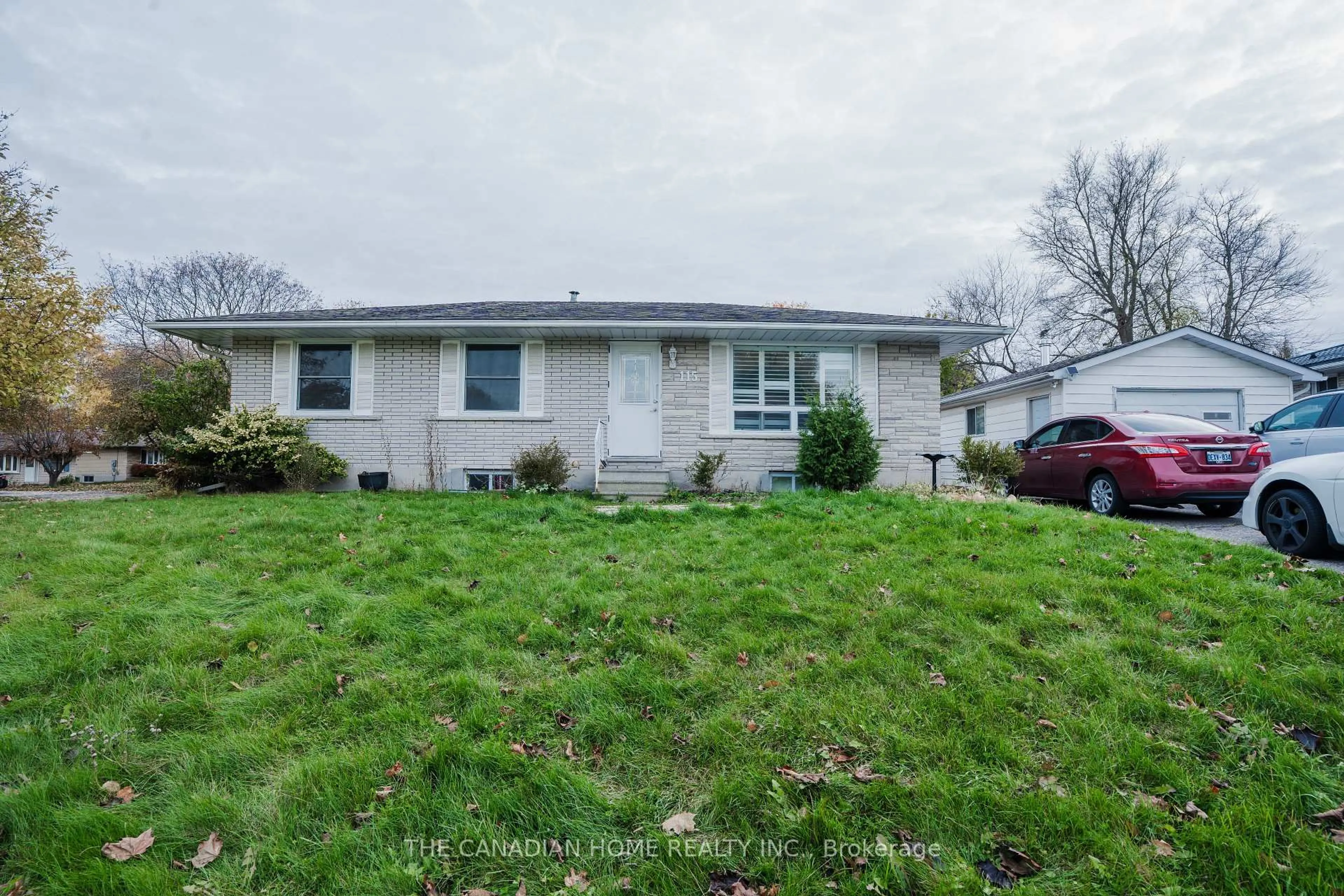 A pic from outside/outdoor area/front of a property/back of a property/a pic from drone, street for 115 Hillsborough Cres, Kitchener Ontario N2E 1J5