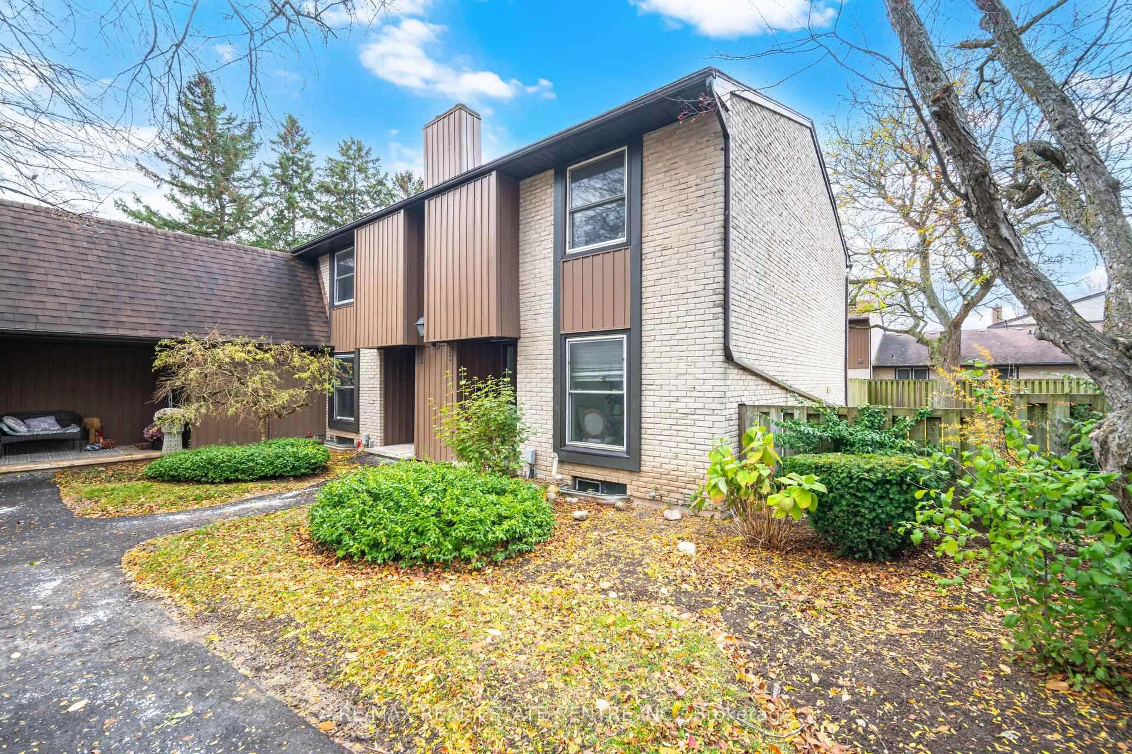 Home with brick exterior material, street for 215 Glamis Rd #23, Cambridge Ontario N1R 6V8