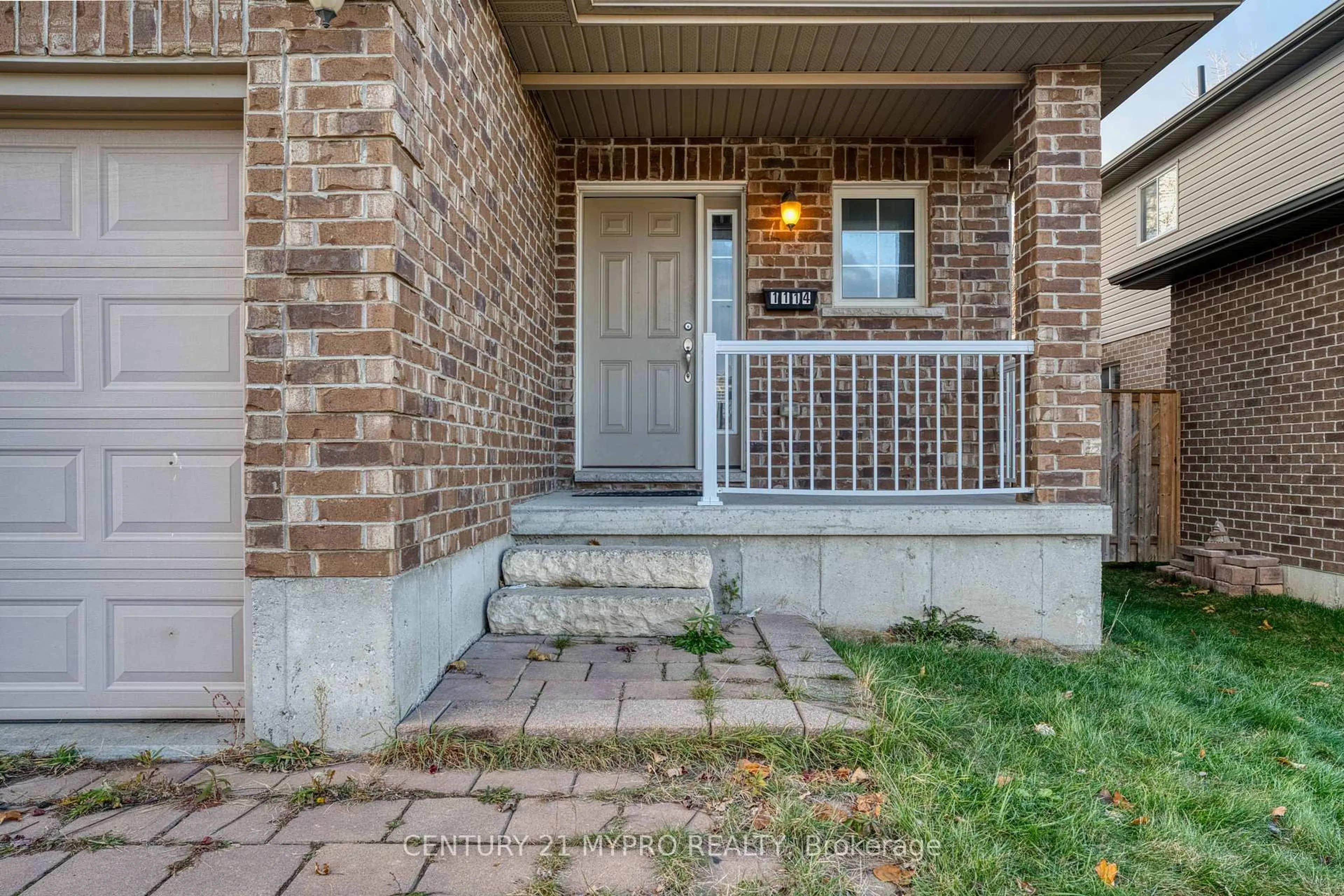 Unknown for 1114 Oakcrossing Rd, London North Ontario N6H 0E9