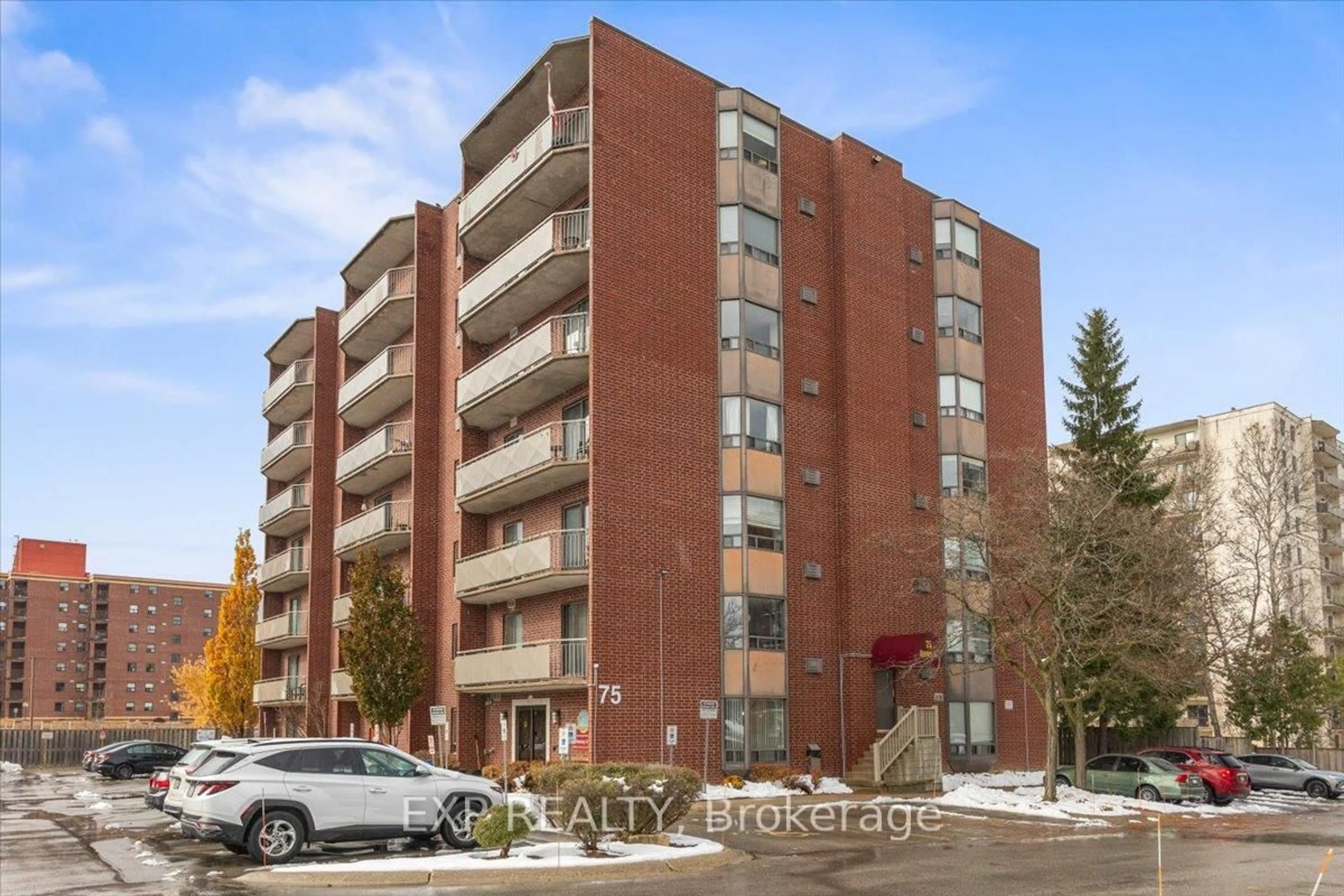 Unknown for 75 Huxley St #101, London South Ontario N6J 4W7