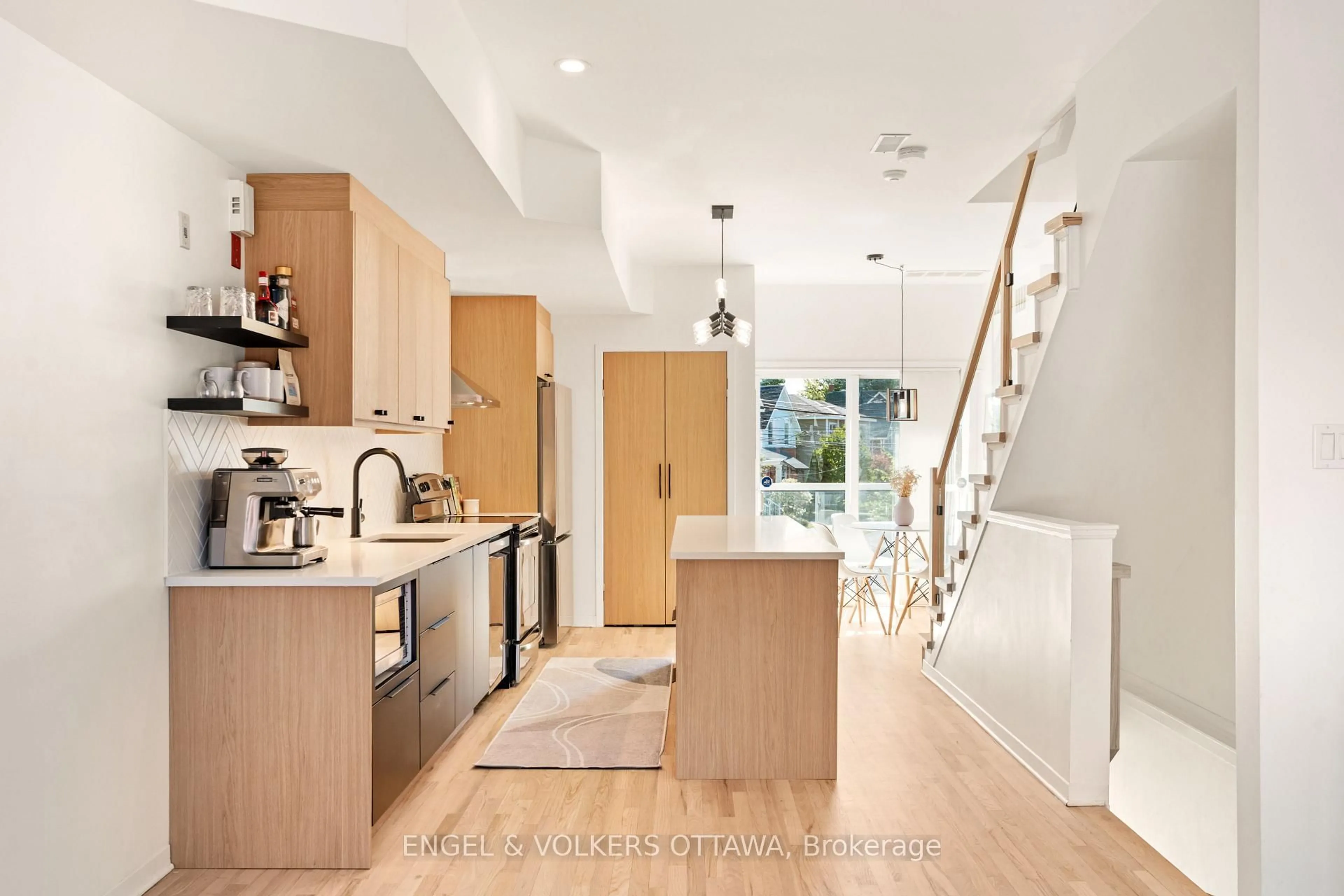 Unknown for 4 Sherbrooke Ave #2, Ottawa Ontario K1Y 1R7