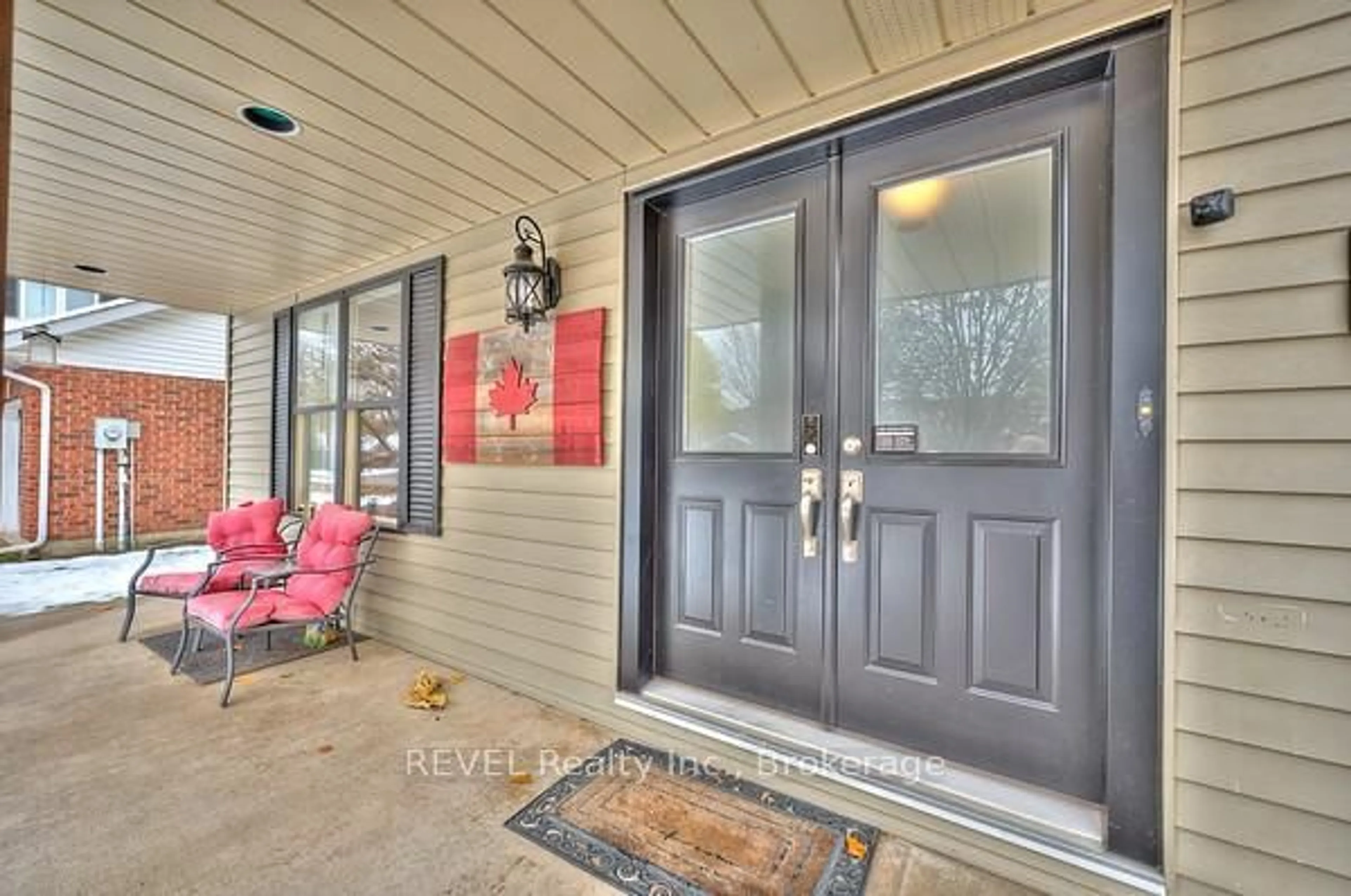 Indoor entryway for 69 Rolling Meadows Blvd, Pelham Ontario L0S 1E4