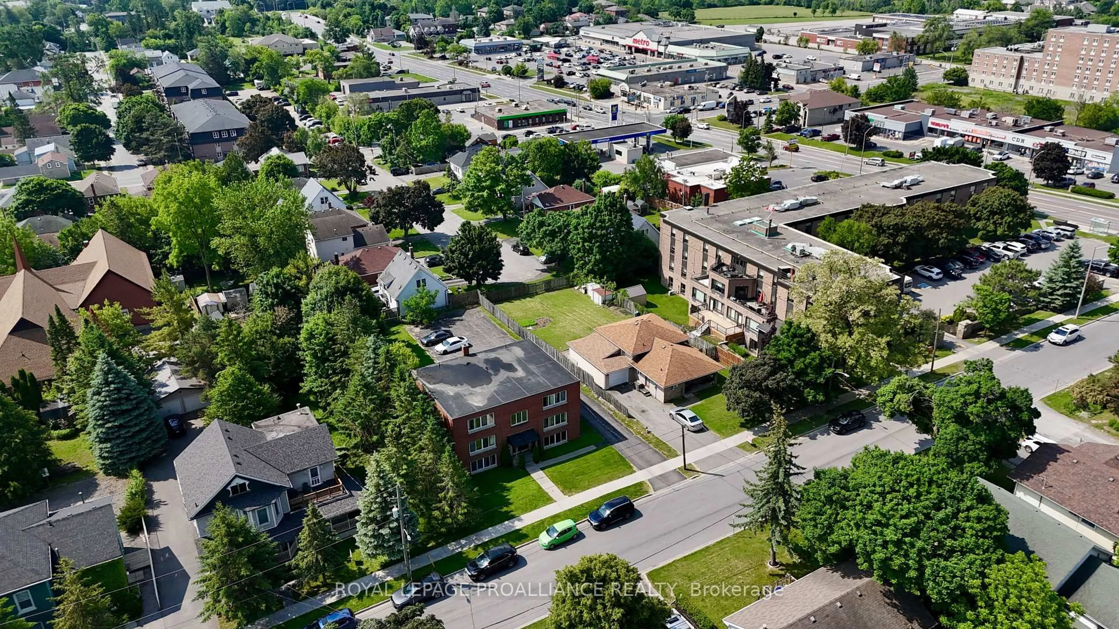 A pic from outside/outdoor area/front of a property/back of a property/a pic from drone, street for 57 Donald St, Belleville Ontario K8P 2J2
