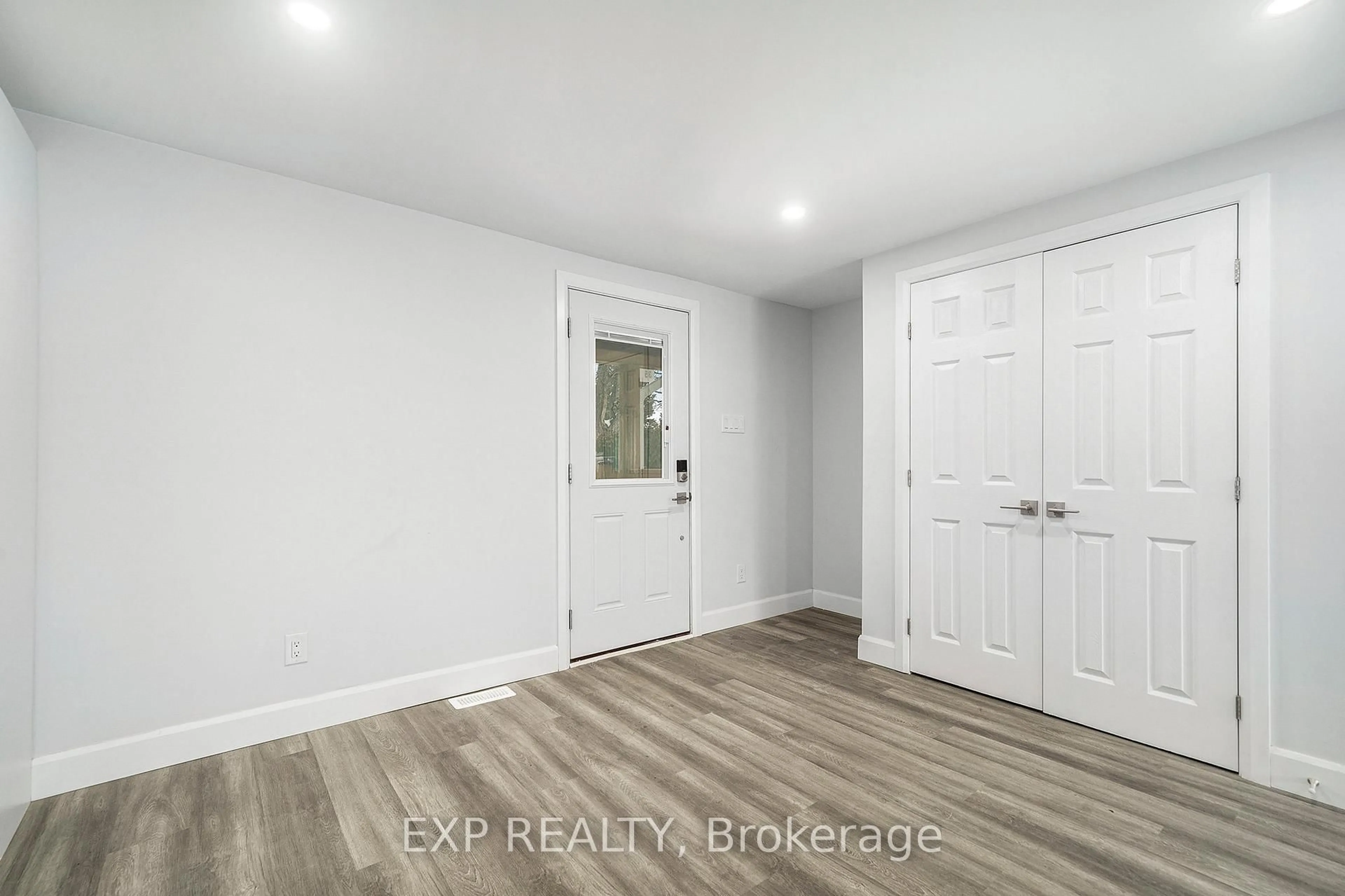 Unknown for 35 Lazy Nol Crt, Ottawa Ontario K2S 1T5