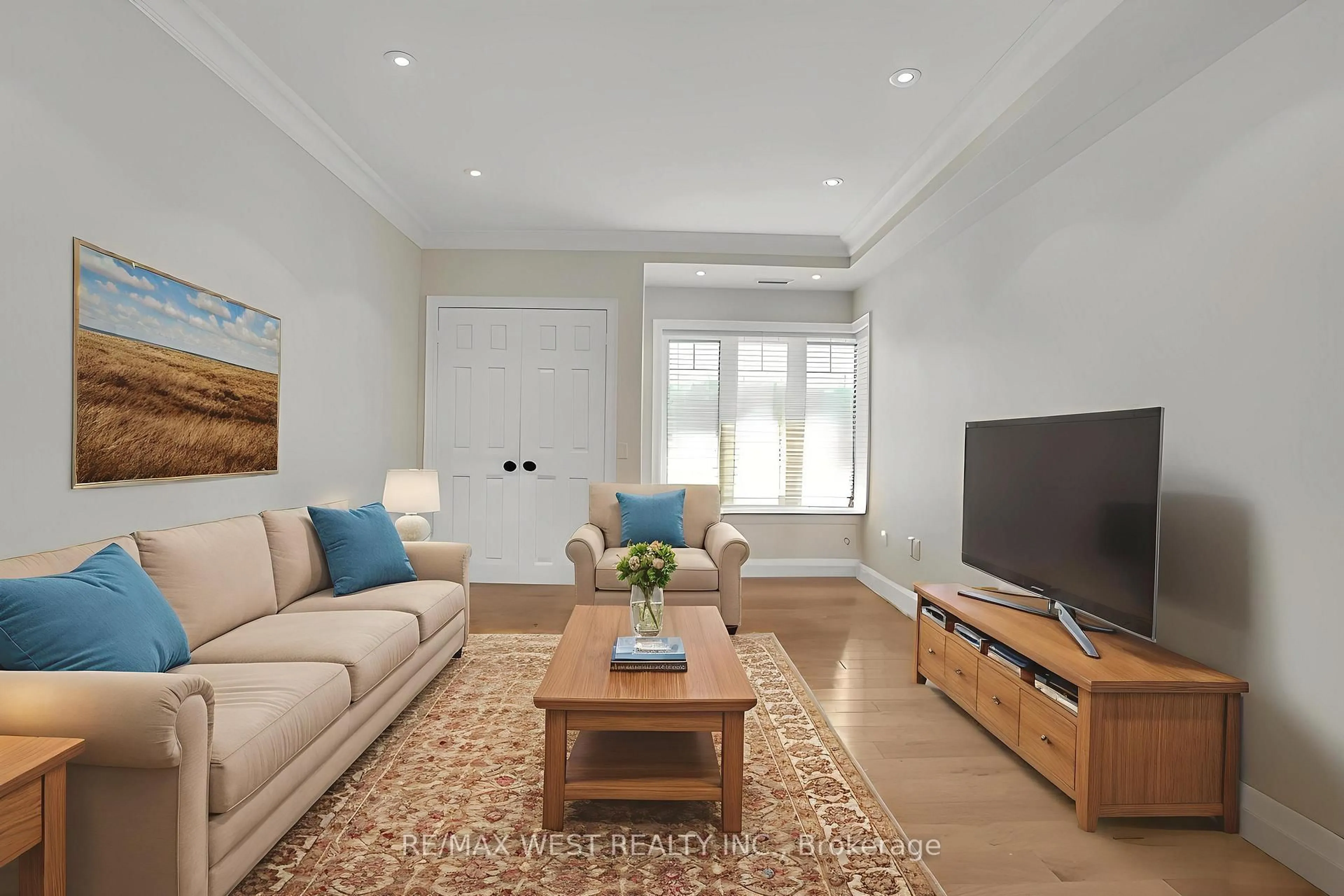 Living room with furniture, unknown for 110 Steamship Bay Rd #502, Gravenhurst Ontario P1P 1Z9