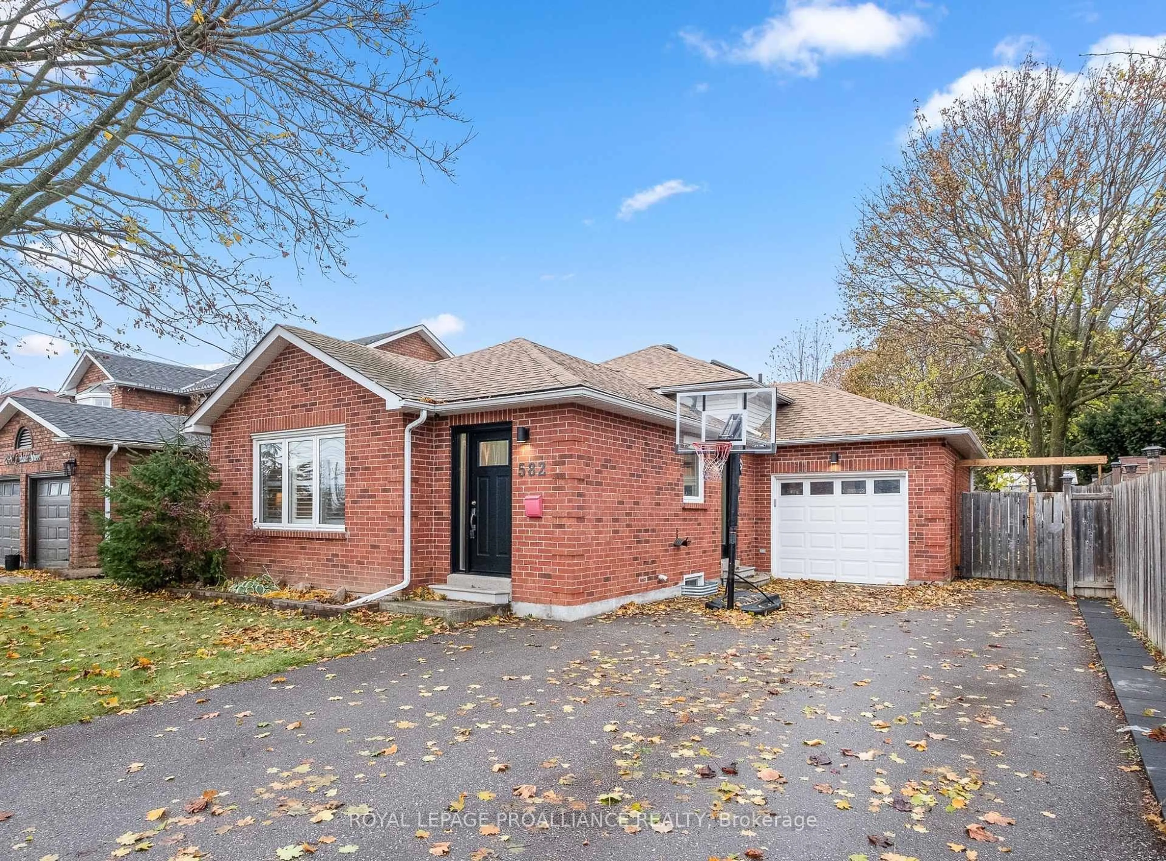 Home with brick exterior material, street for 582 Carlisle St, Cobourg Ontario K9A 1X6