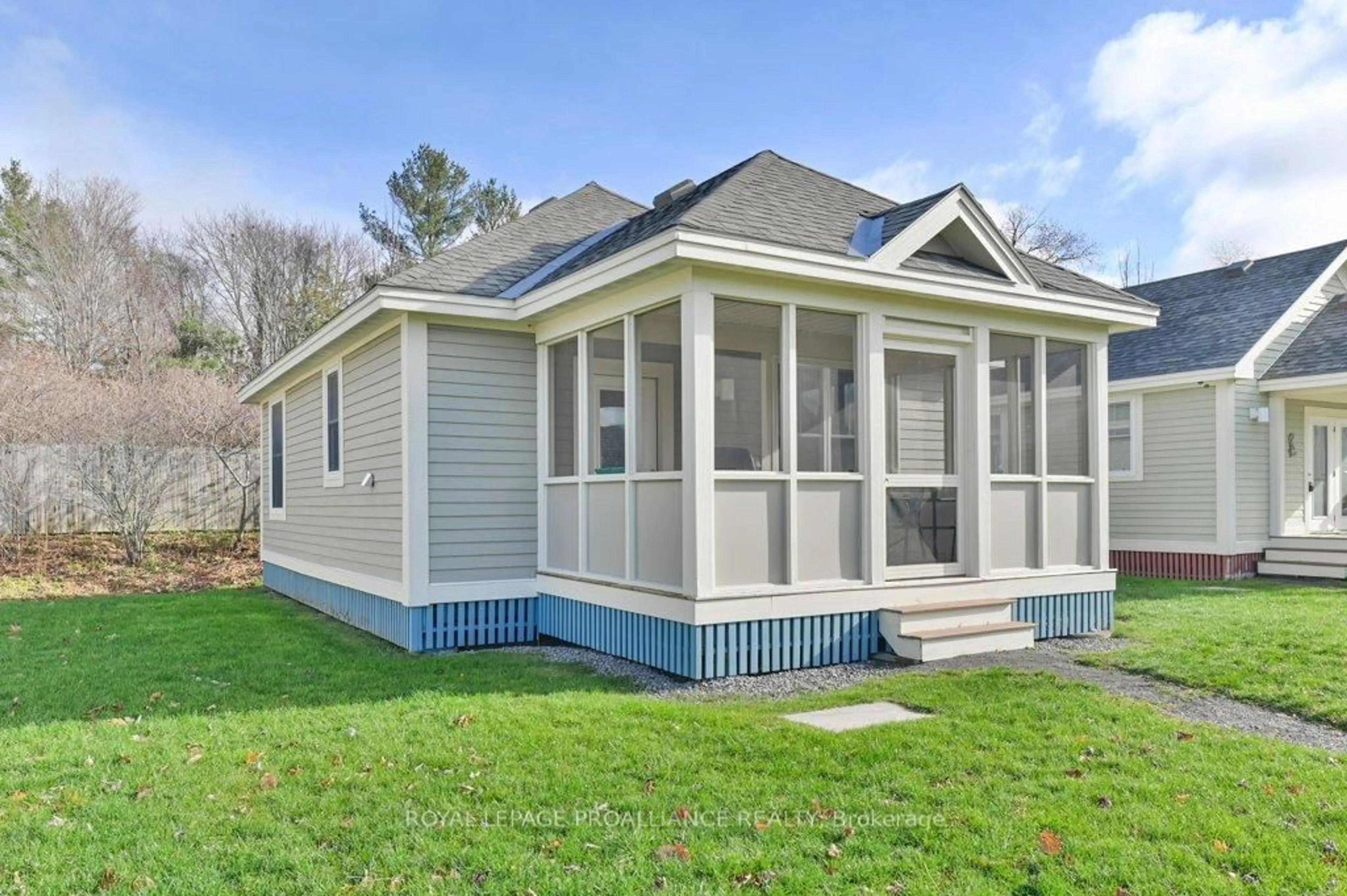 Home with vinyl exterior material, unknown for 48 Meadow View Lane, Prince Edward County Ontario K0K 1P0