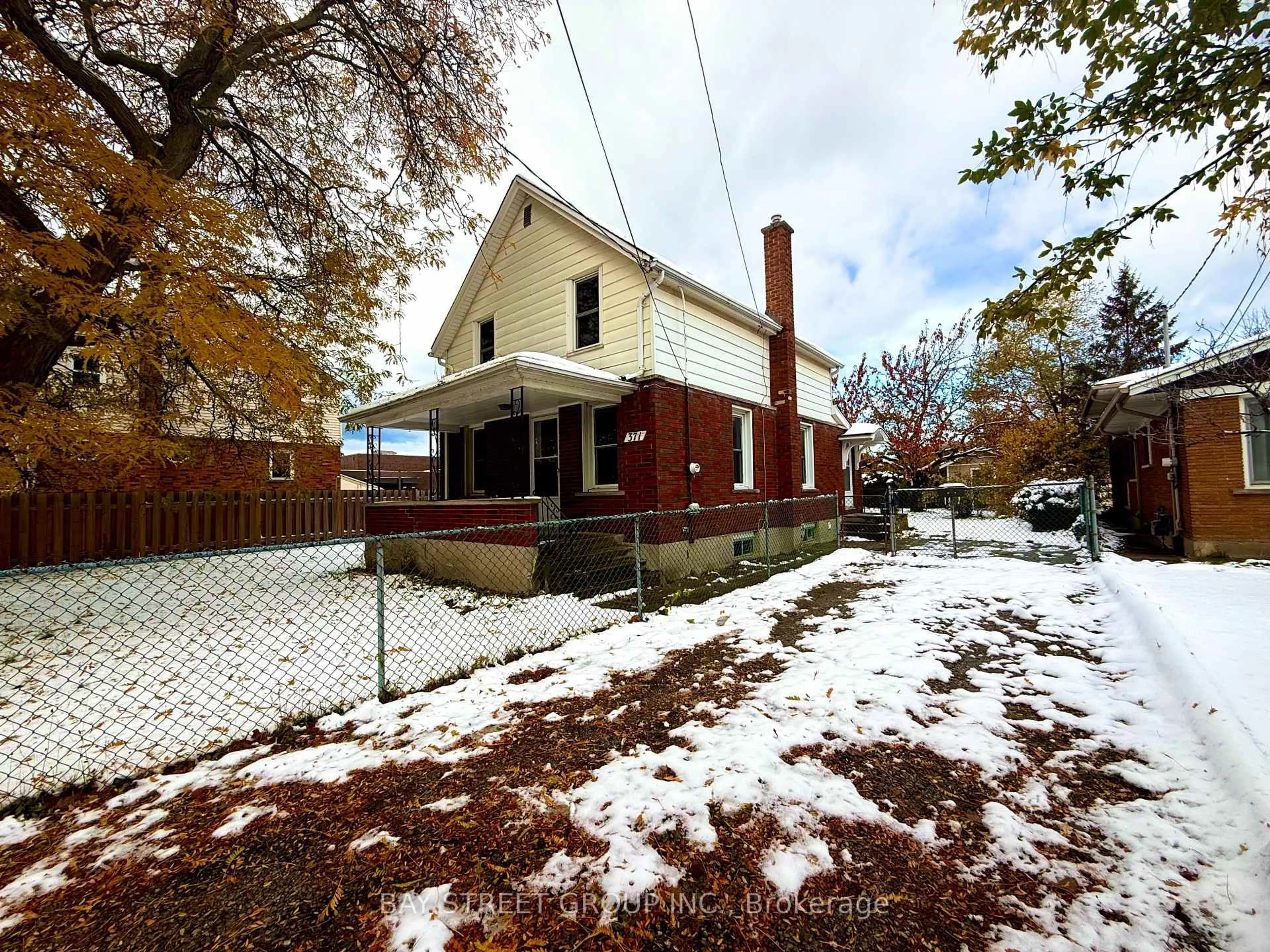 Unknown for 371 Carlton St, St. Catharines Ontario L2M 4W7