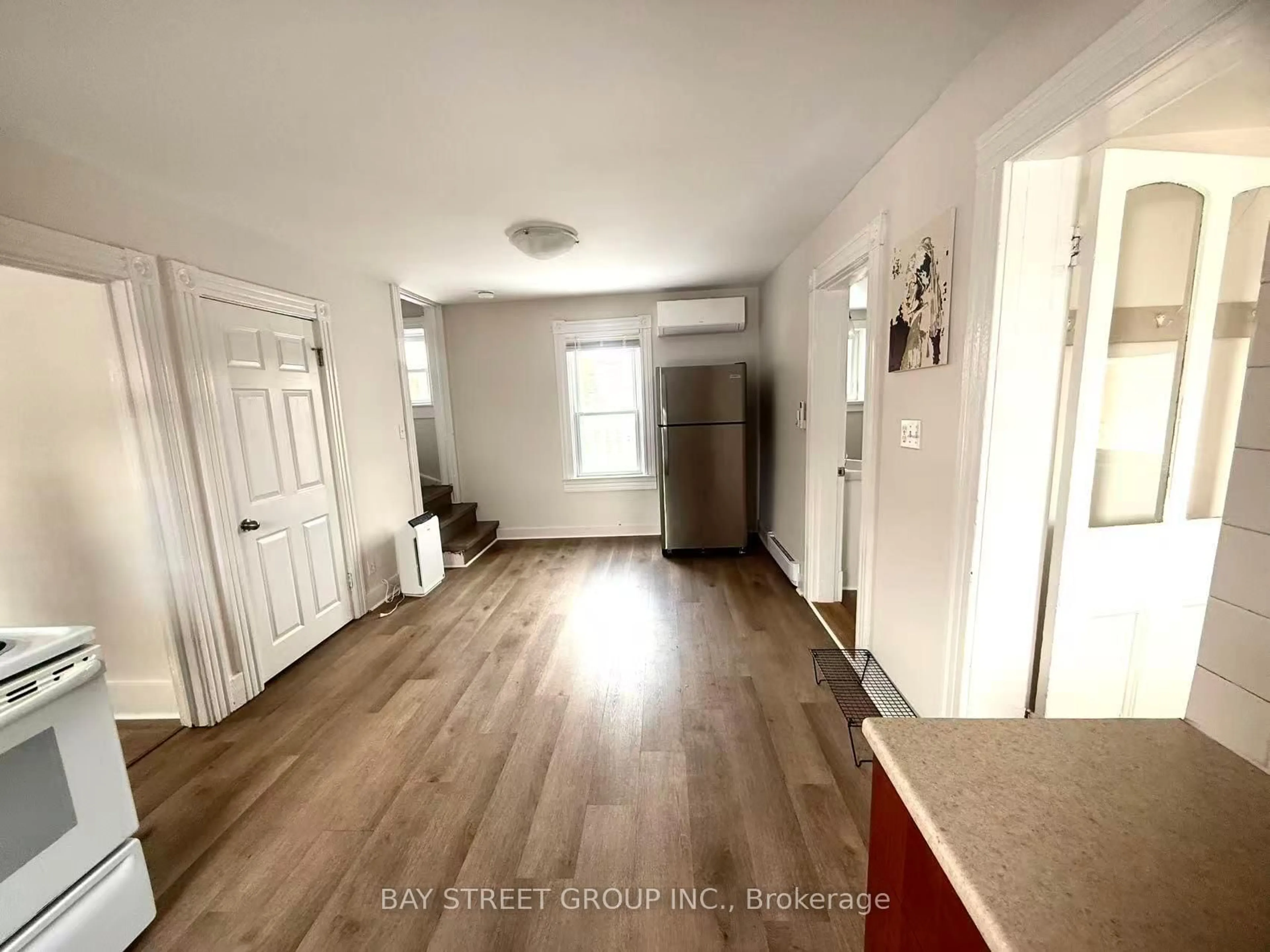 Unknown for 371 Carlton St, St. Catharines Ontario L2M 4W7