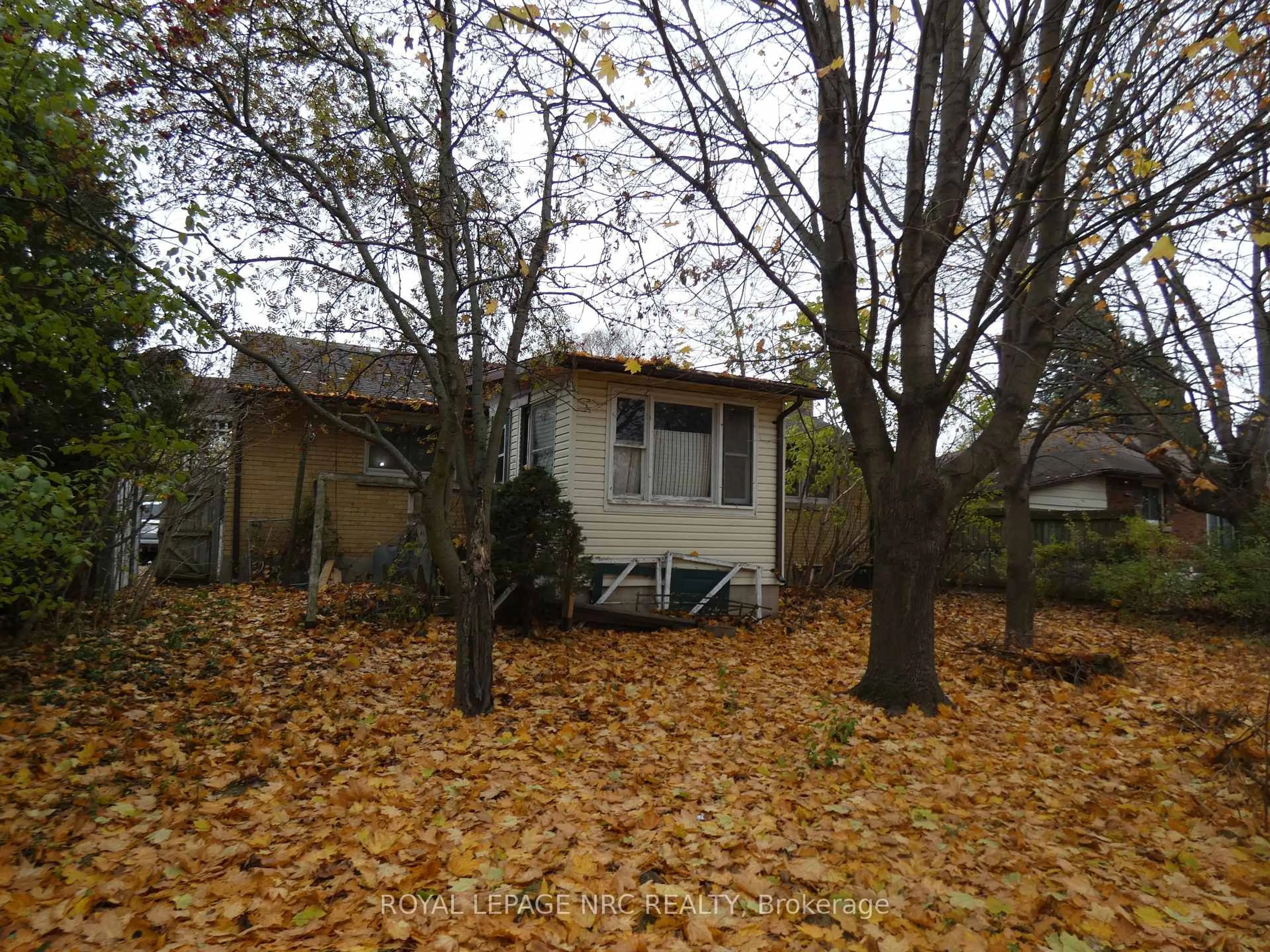 Shed for 3555 Gainsborough Ave, Niagara Falls Ontario L2J 2T9