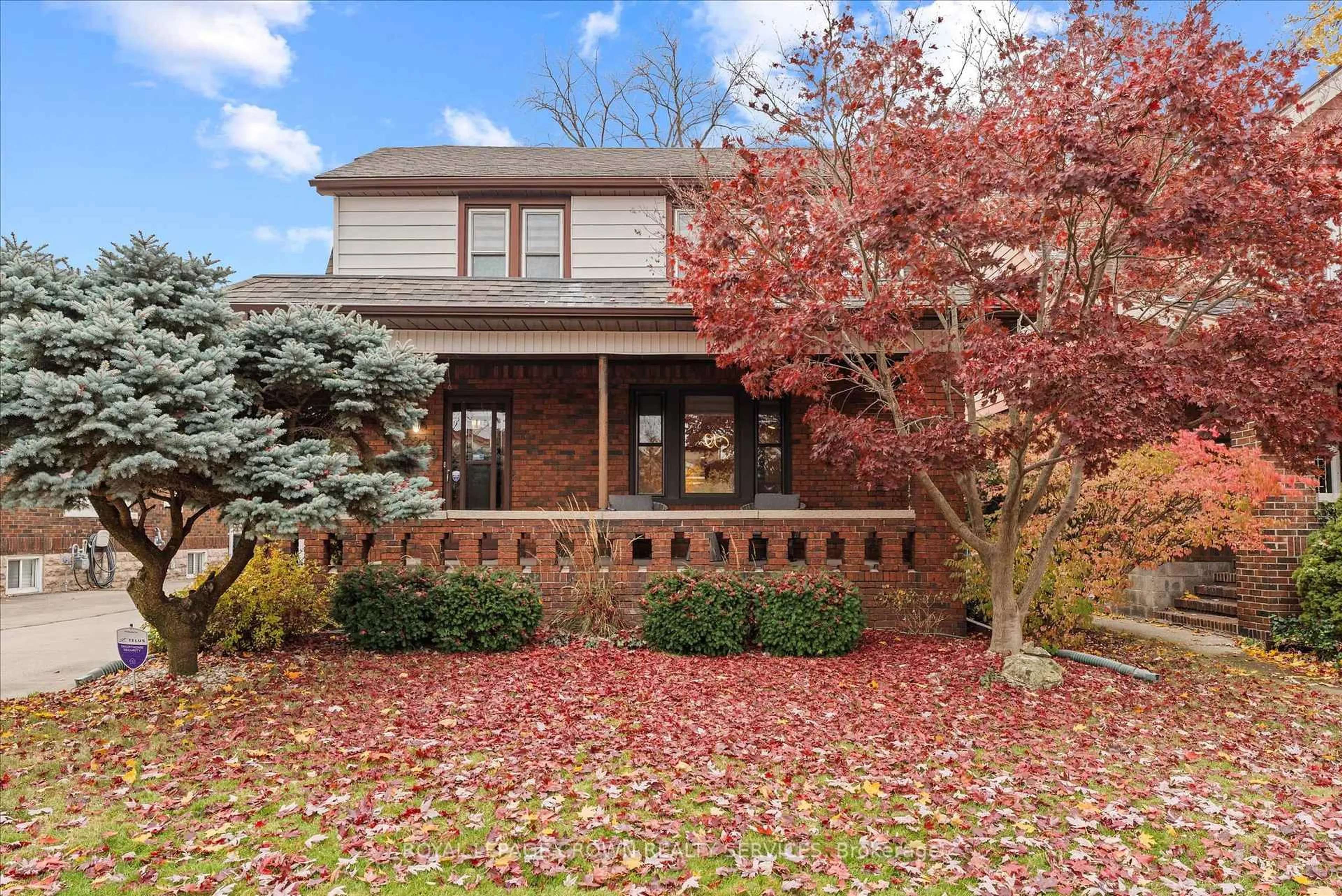 Home with brick exterior material, street for 2209 Lincoln Rd, Windsor Ontario N8W 2R3