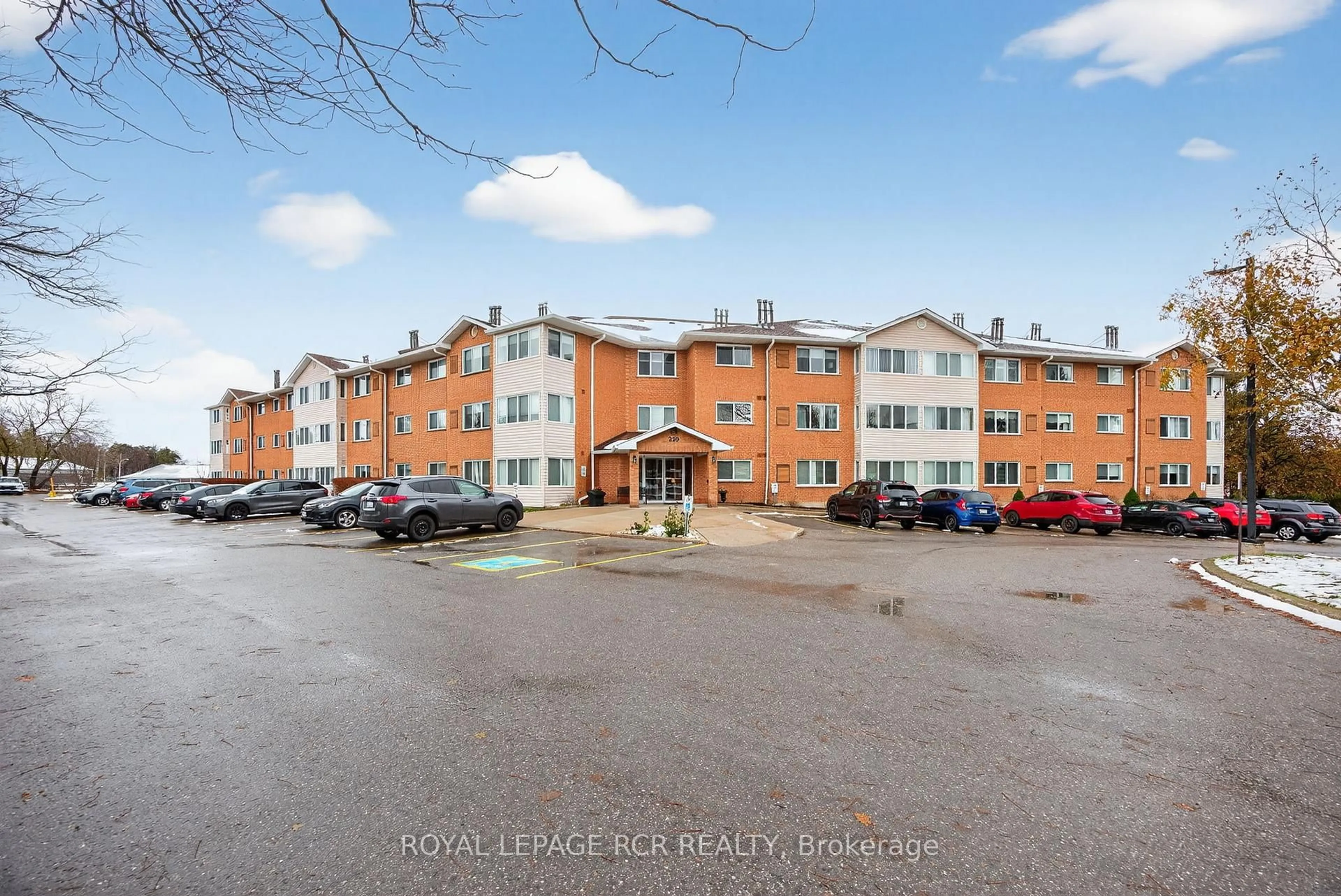 A pic from outside/outdoor area/front of a property/back of a property/a pic from drone, building for 250 Robert St #310, Shelburne Ontario L9V 3P9