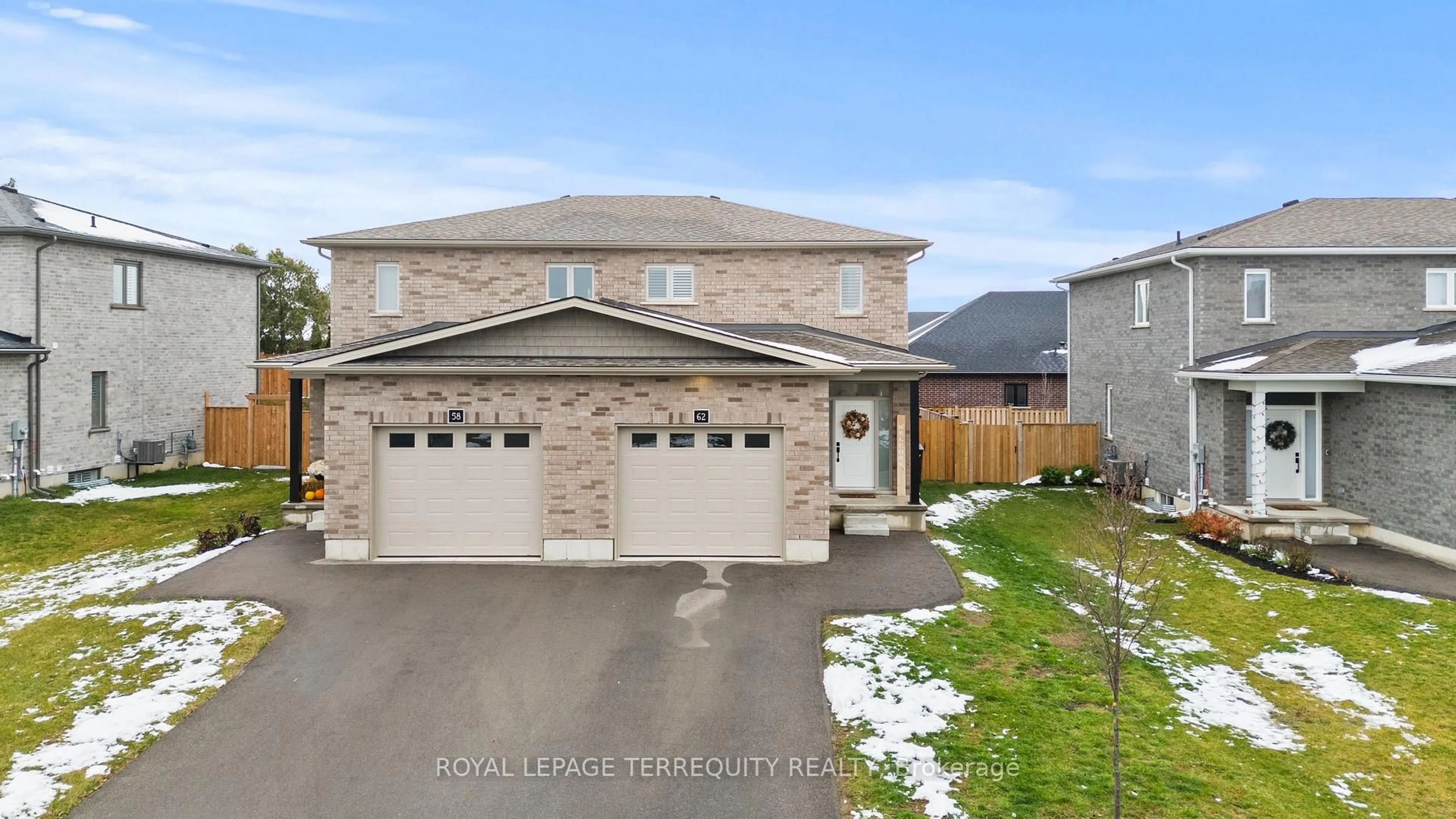 A pic from outside/outdoor area/front of a property/back of a property/a pic from drone, street for 62 Peachleaf Lane, Norfolk Ontario N0E 1Y0