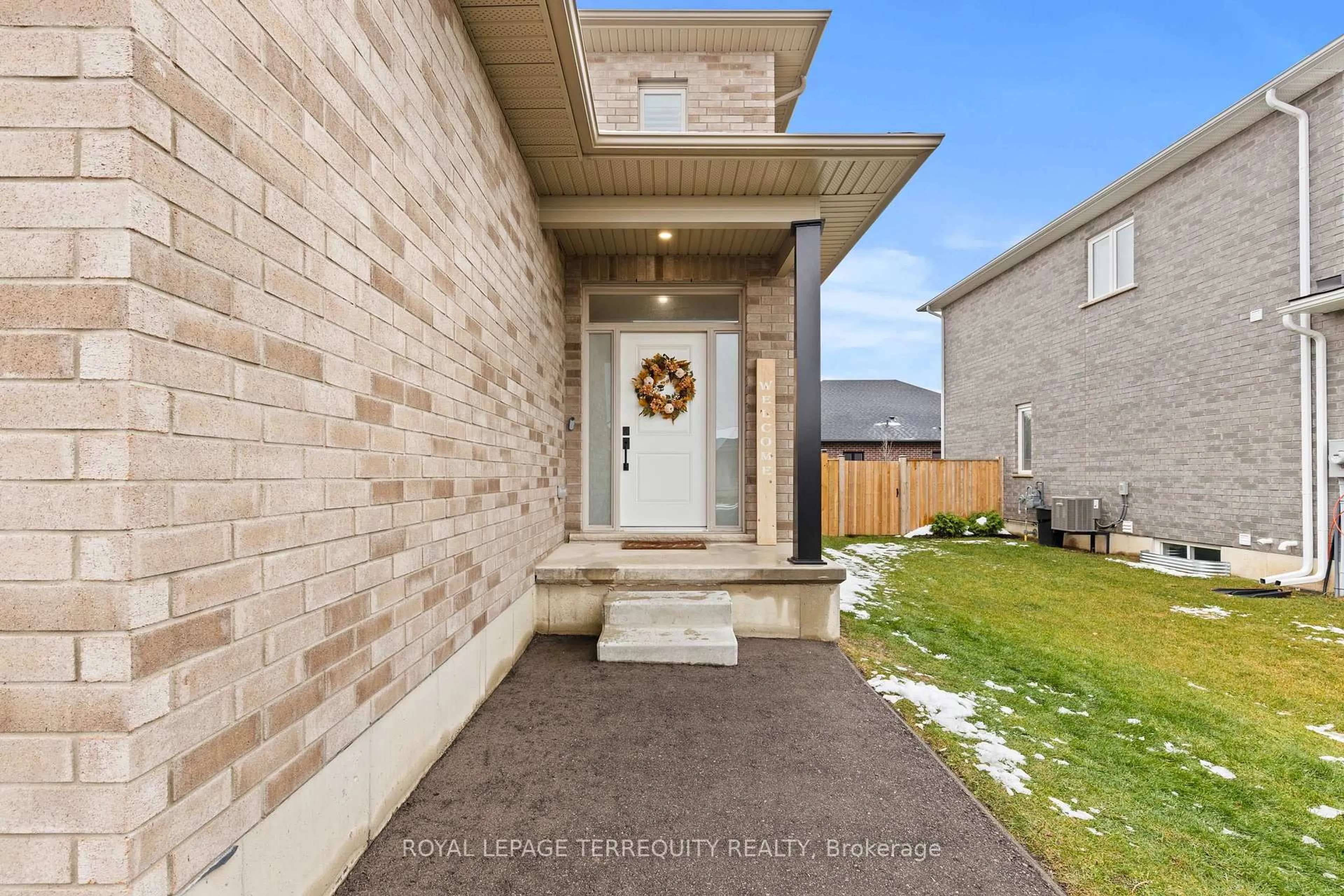 Unknown for 62 Peachleaf Lane, Norfolk Ontario N0E 1Y0