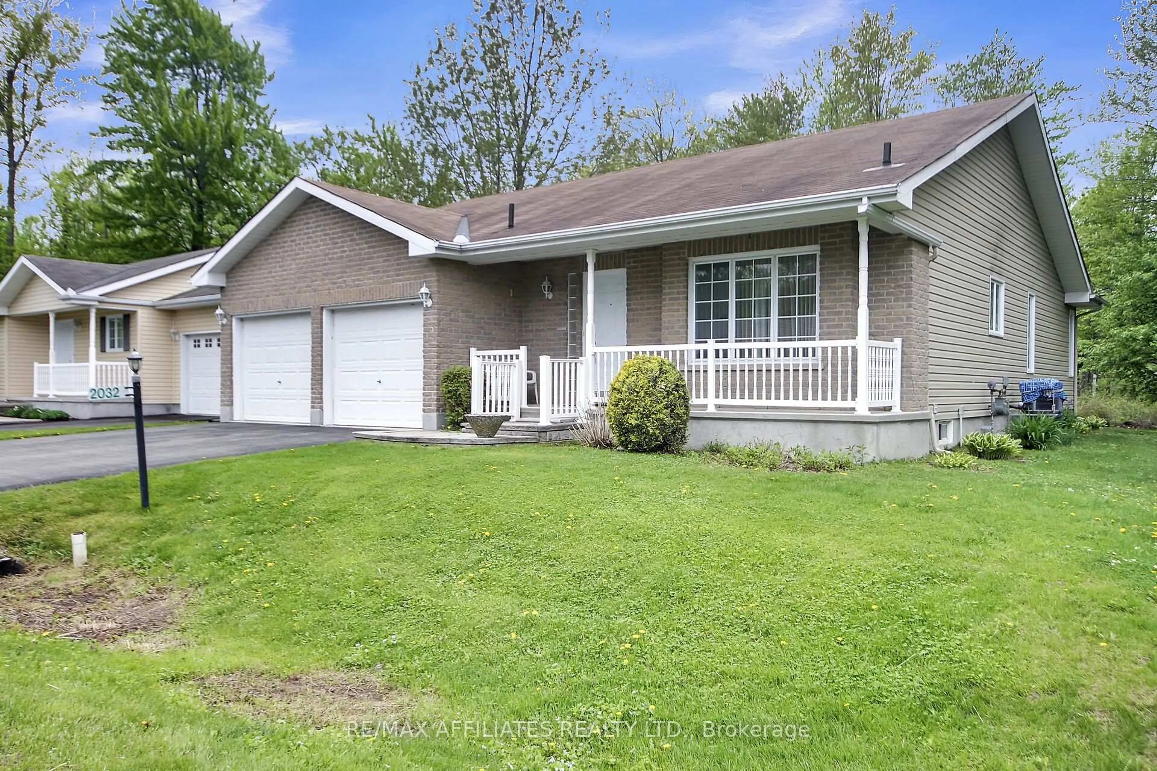 Home with vinyl exterior material, street for 2032 Sun Vista Private, Ottawa Ontario K4P 0A7