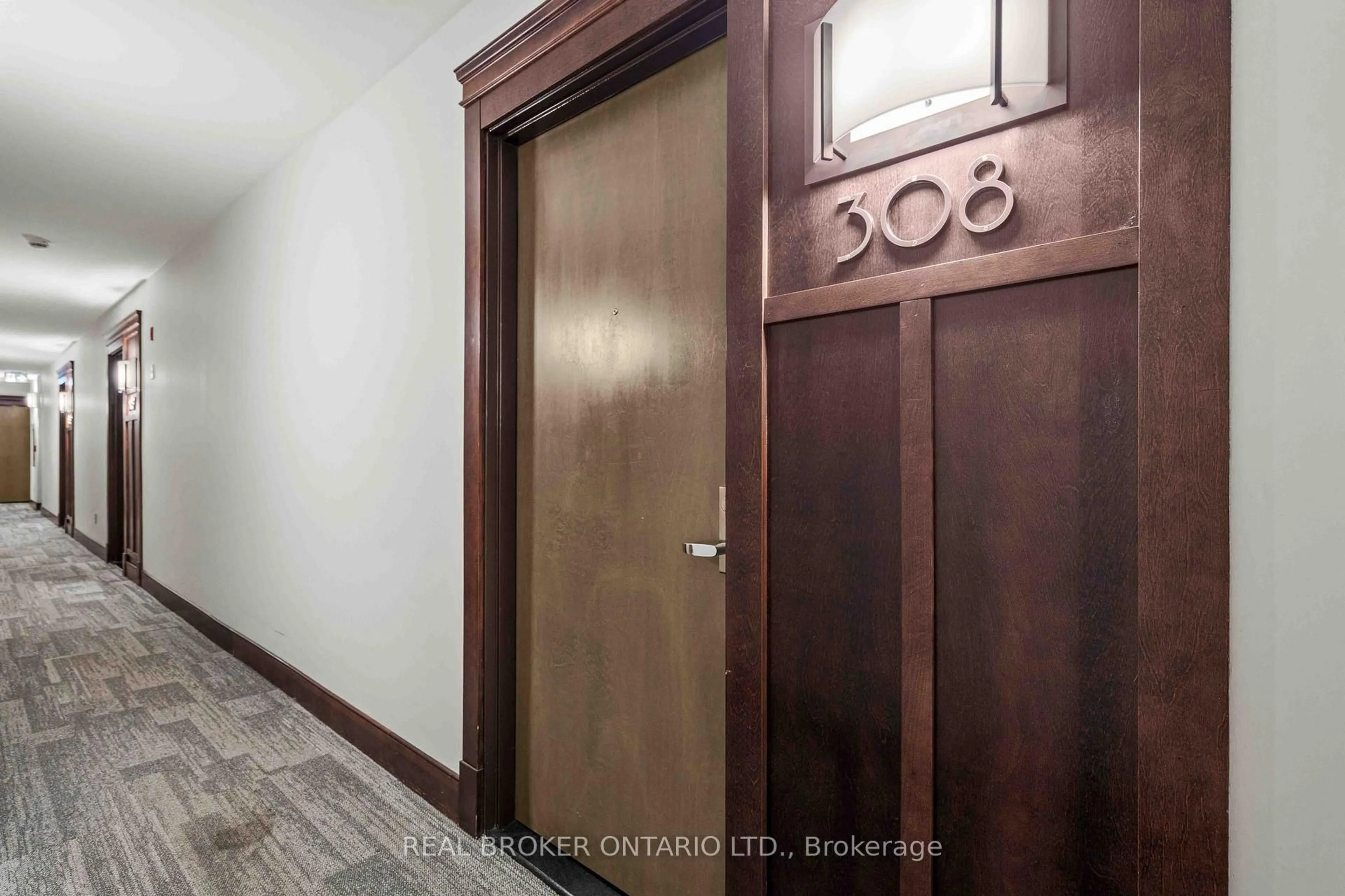 Indoor foyer for 200 Besserer St #308, Ottawa Ontario K1N 0A7