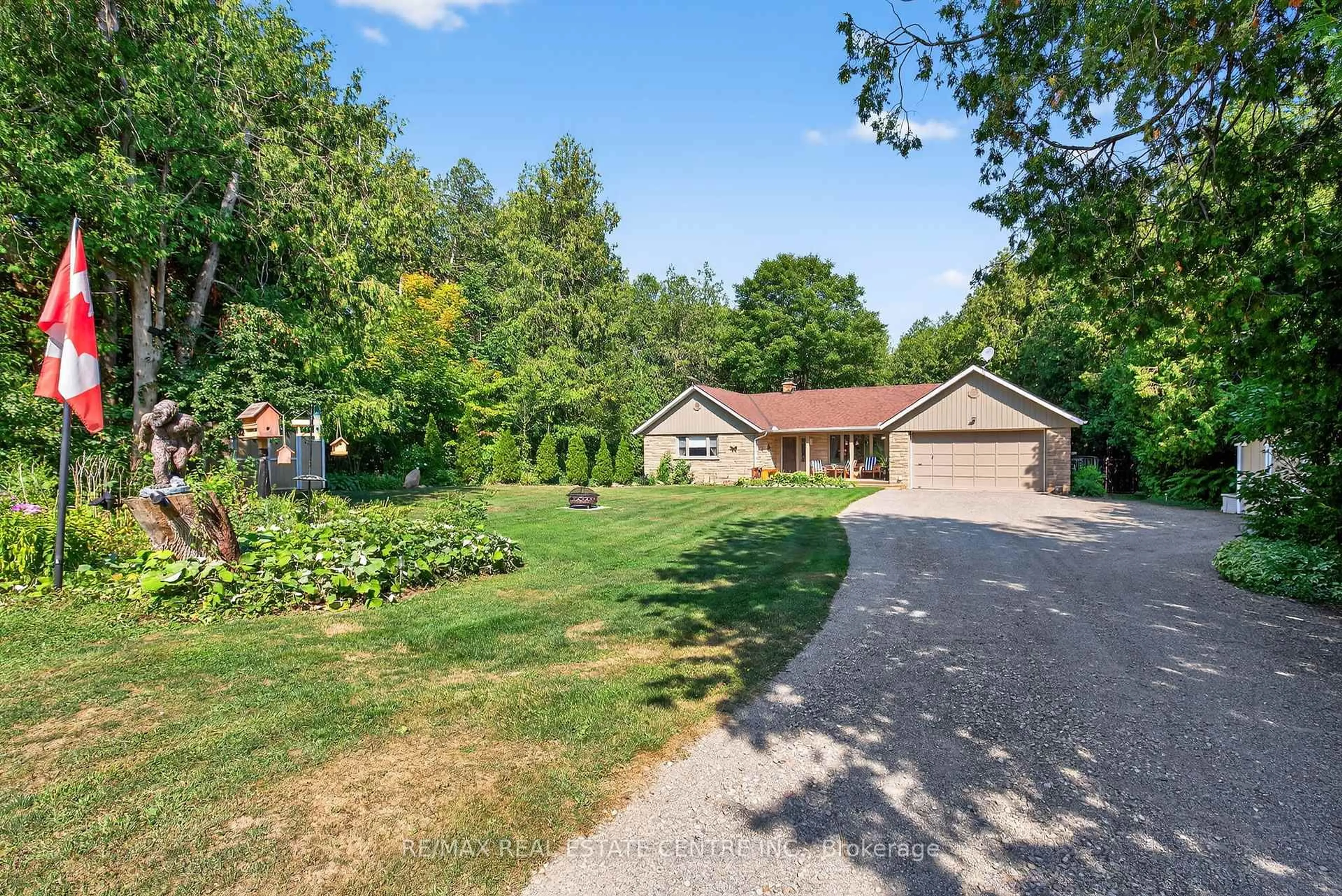 A pic from outside/outdoor area/front of a property/back of a property/a pic from drone, unknown for 16 Cedar Lane, Mono Ontario L9W 6C8