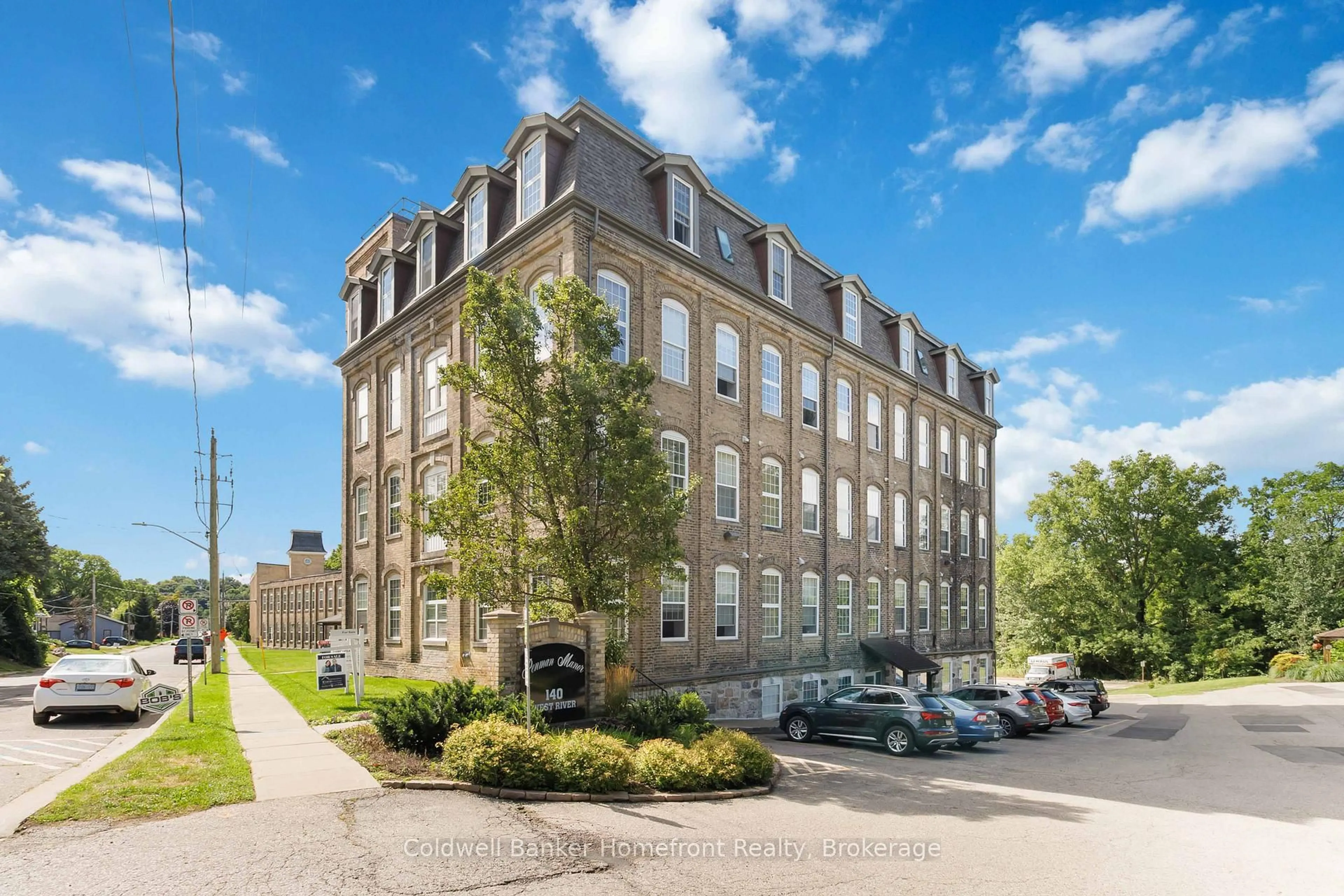 A pic from outside/outdoor area/front of a property/back of a property/a pic from drone, building for 140 West River St #504, Brant Ontario N3L 0B7