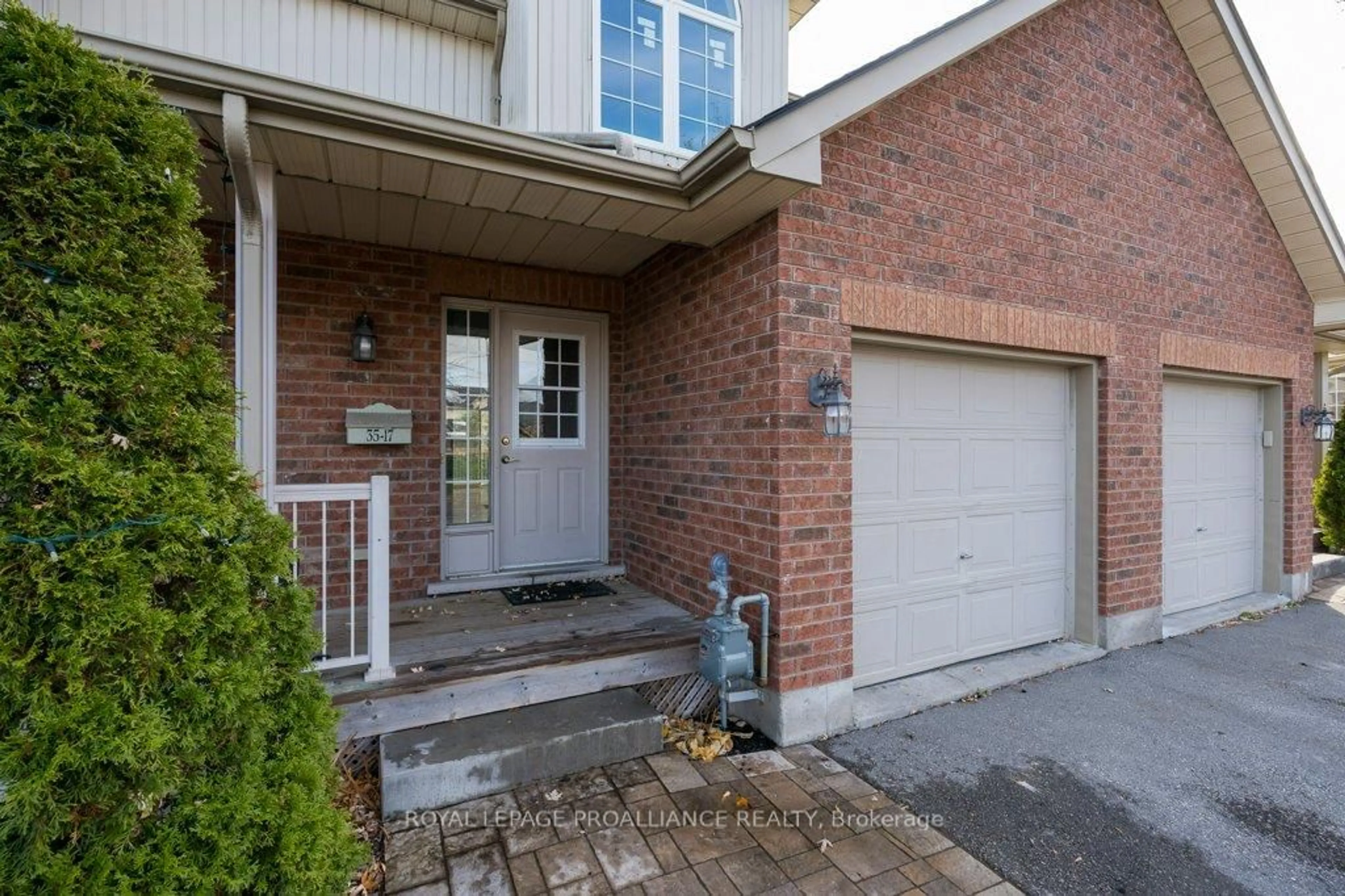 Unknown for 35 Albion St #17, Belleville Ontario K8N 5Y8