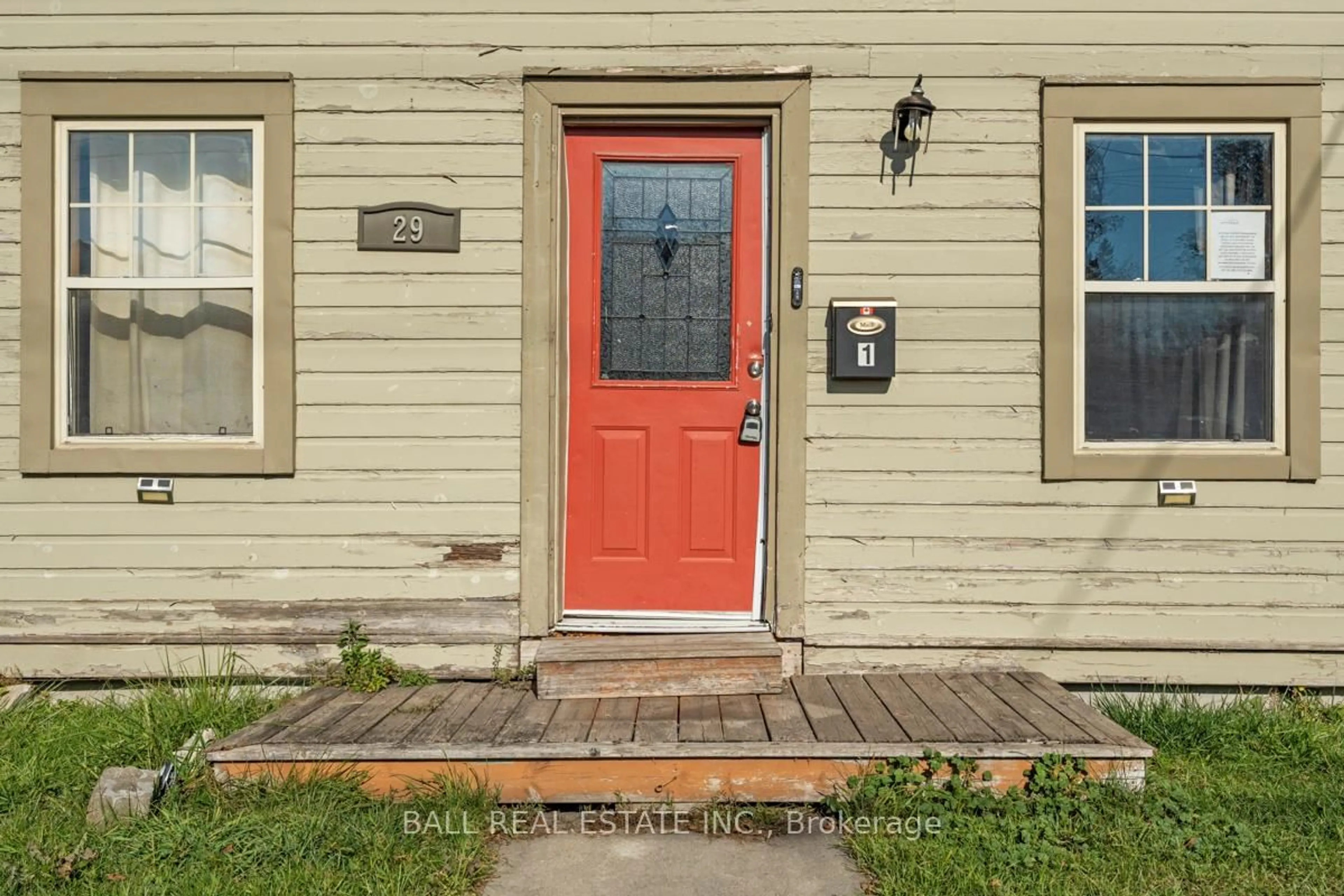 Indoor entryway for 29 Hickson Ave, Kingston Ontario K7K 2N4