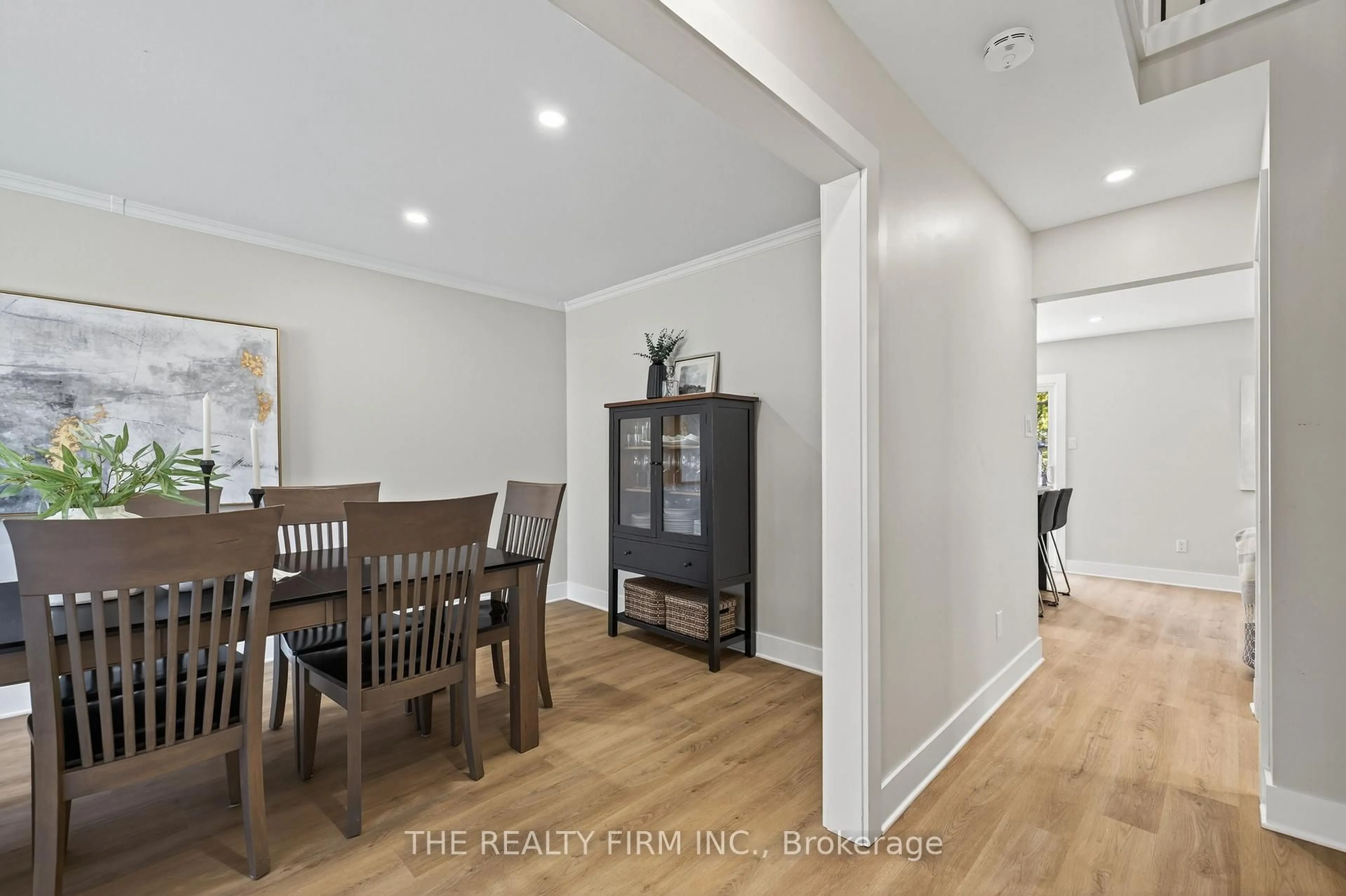 Dining room, wood/laminate floor for 107 Cheswick Circ, London South Ontario N6E 3L2