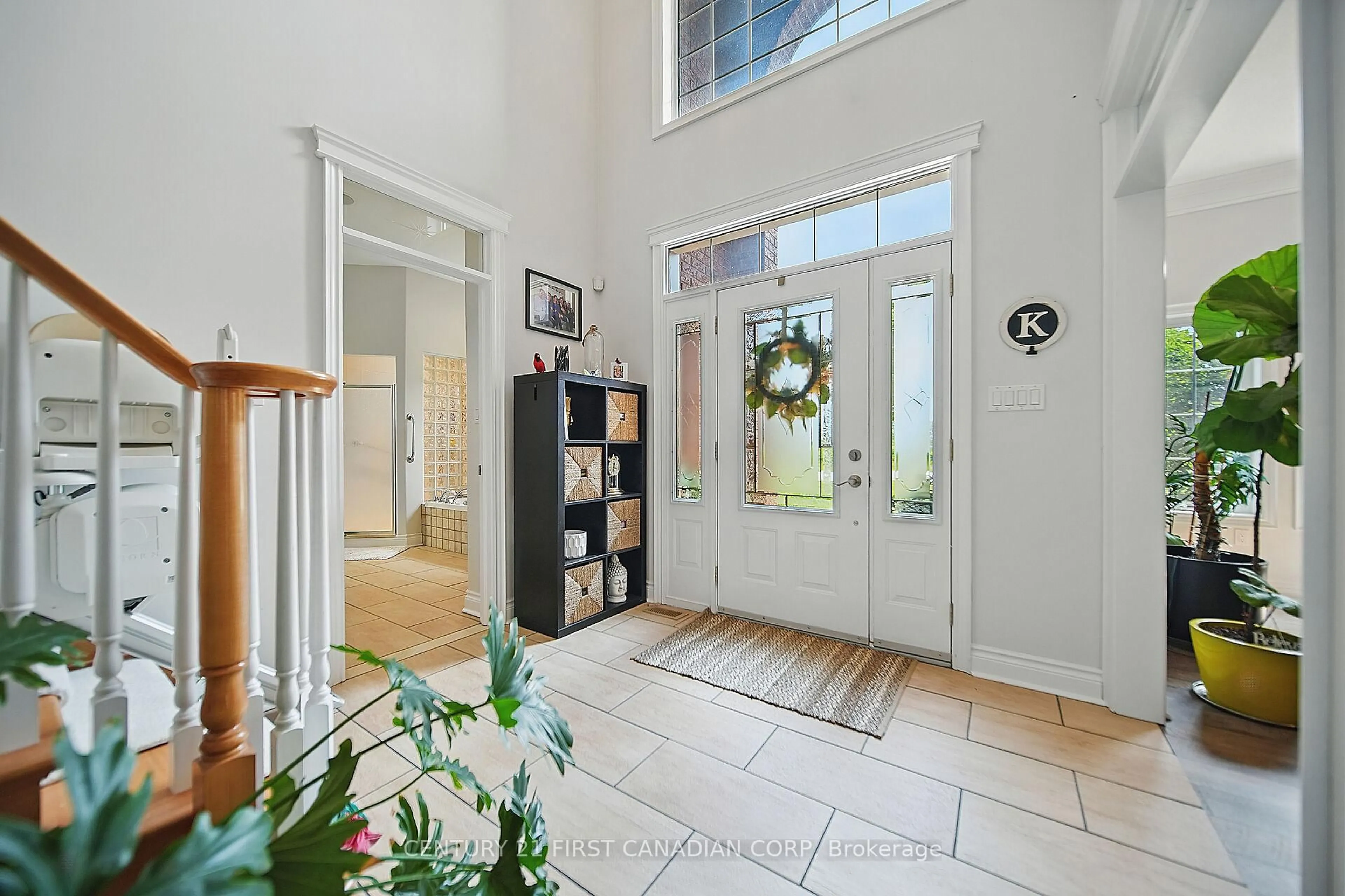 Indoor entryway for 42580 Roberts Line, Central Elgin Ontario N0L 2L0