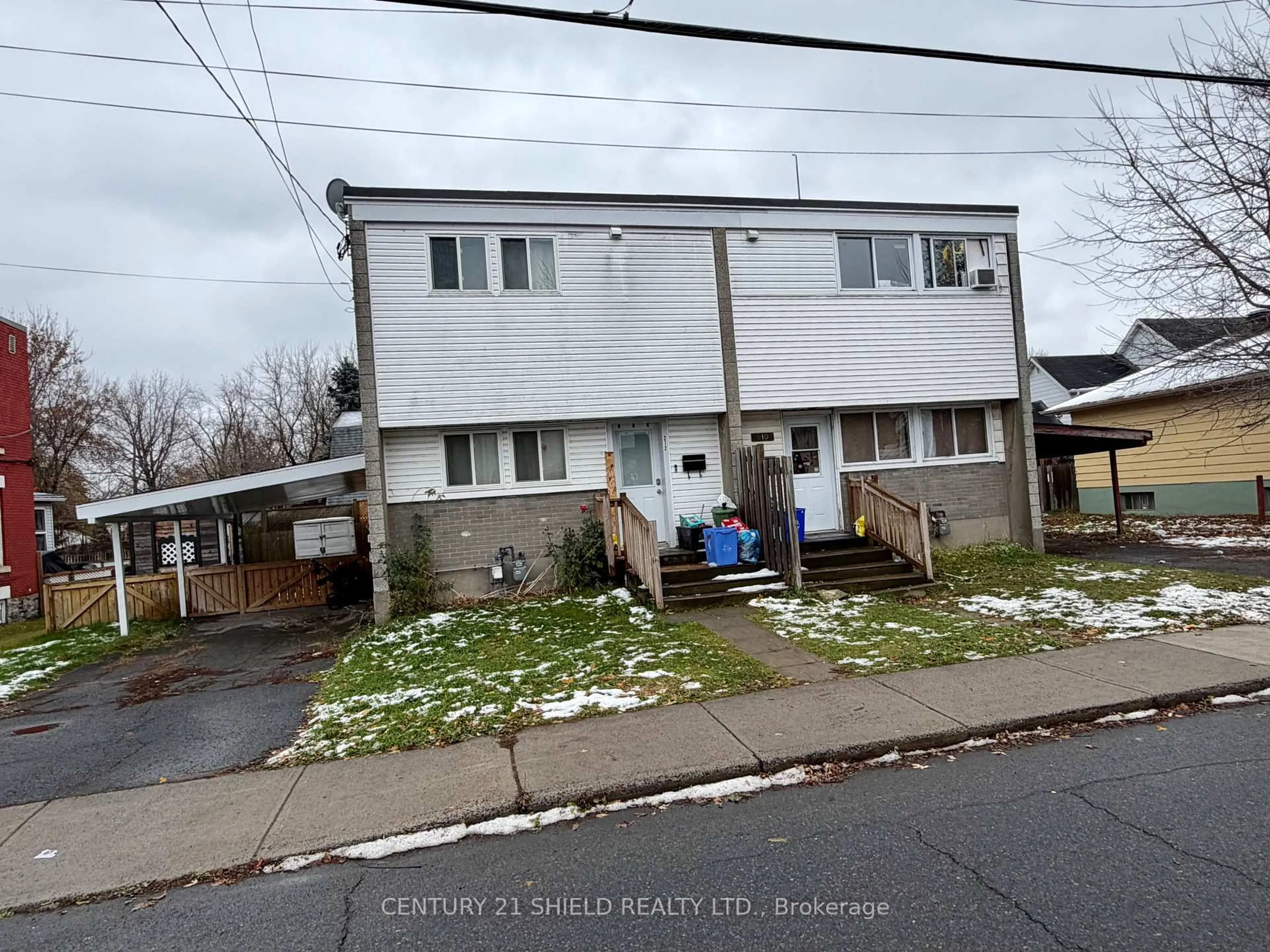 Unknown for 210-212 Third St, Cornwall Ontario K6H 2E2