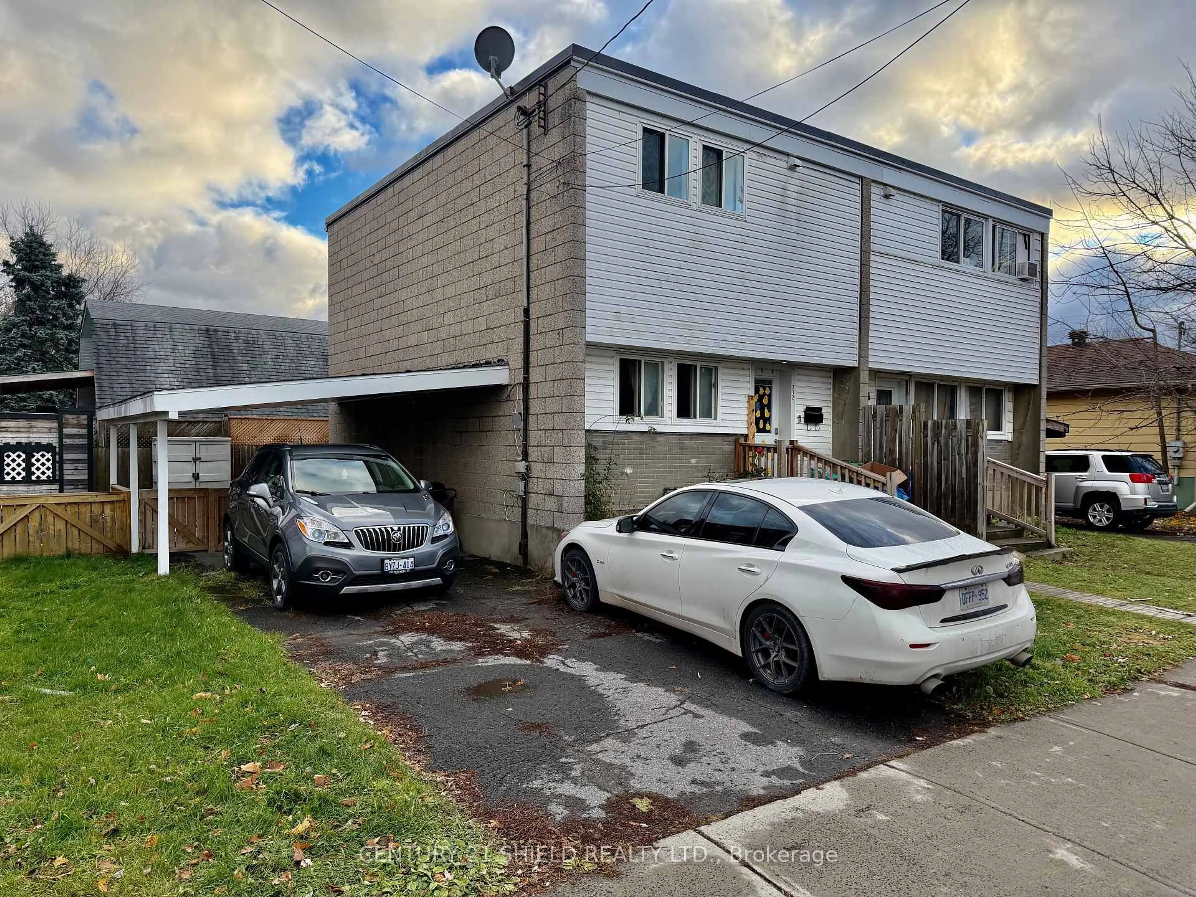 A pic from outside/outdoor area/front of a property/back of a property/a pic from drone, street for 210-212 Third St, Cornwall Ontario K6H 2E2