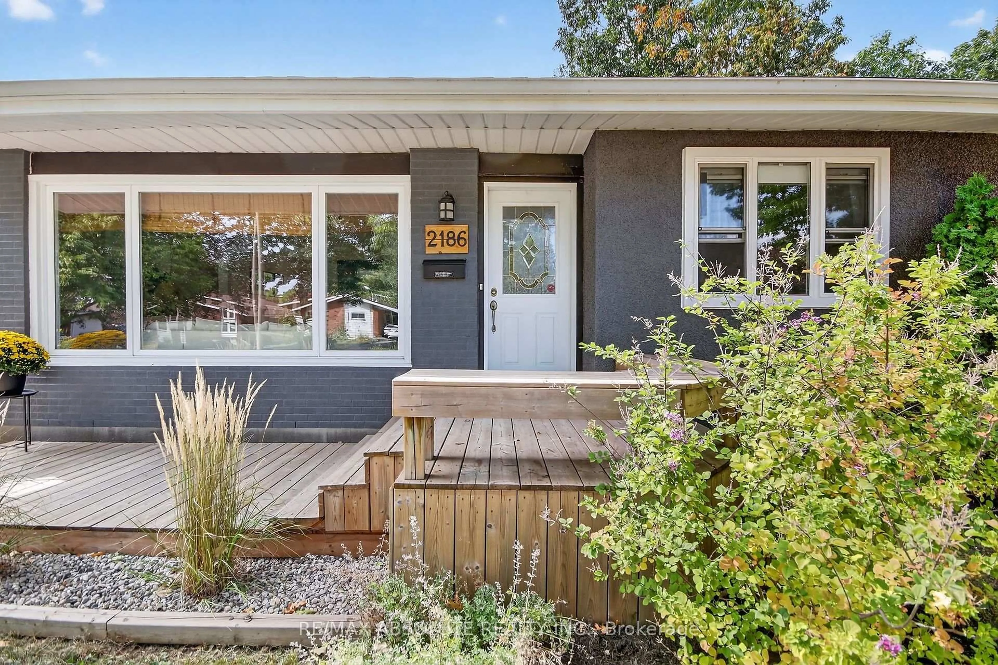 Unknown for 2186 Tawney Rd, Ottawa Ontario K1G 1C5