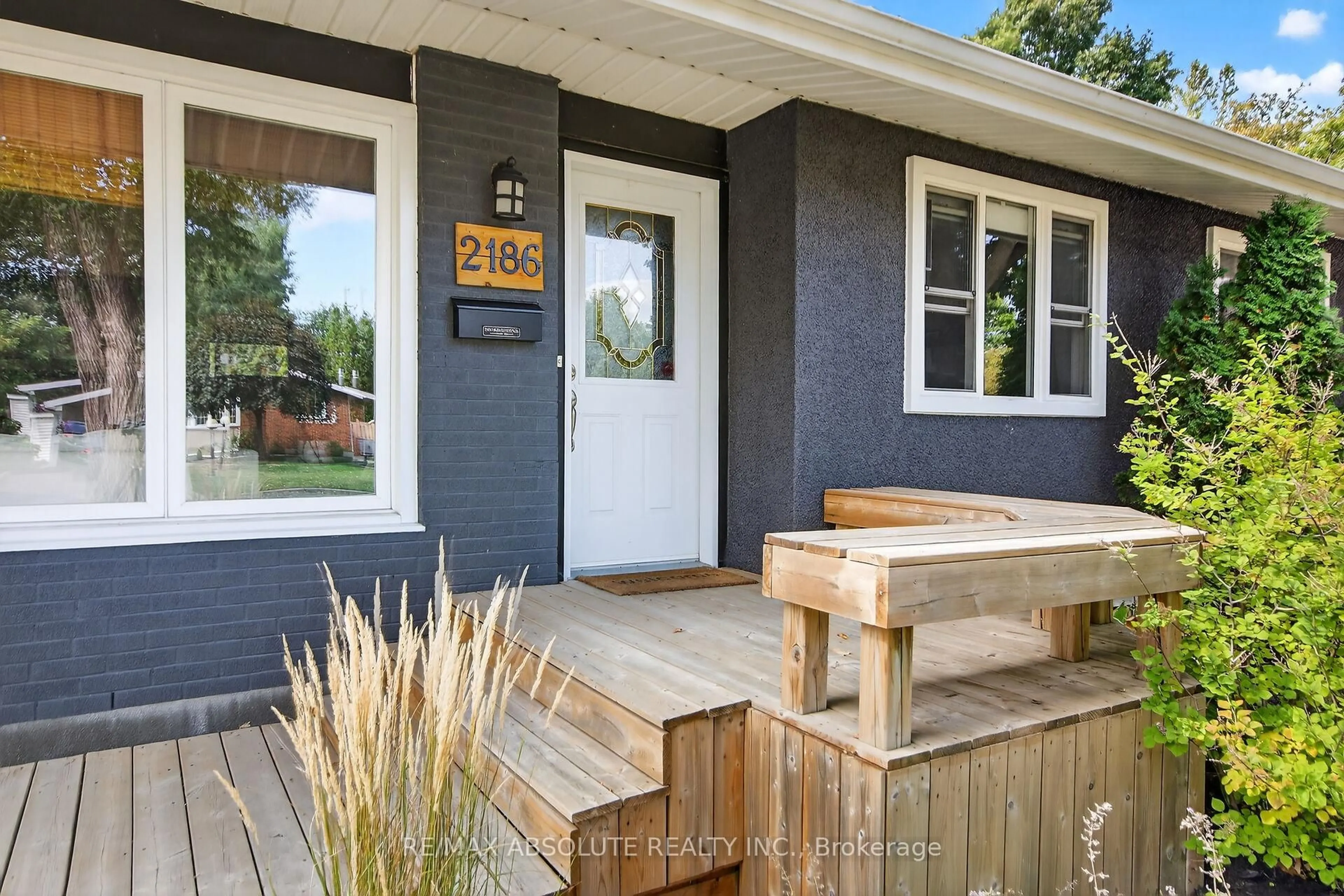 Home with vinyl exterior material, street for 2186 Tawney Rd, Ottawa Ontario K1G 1C5