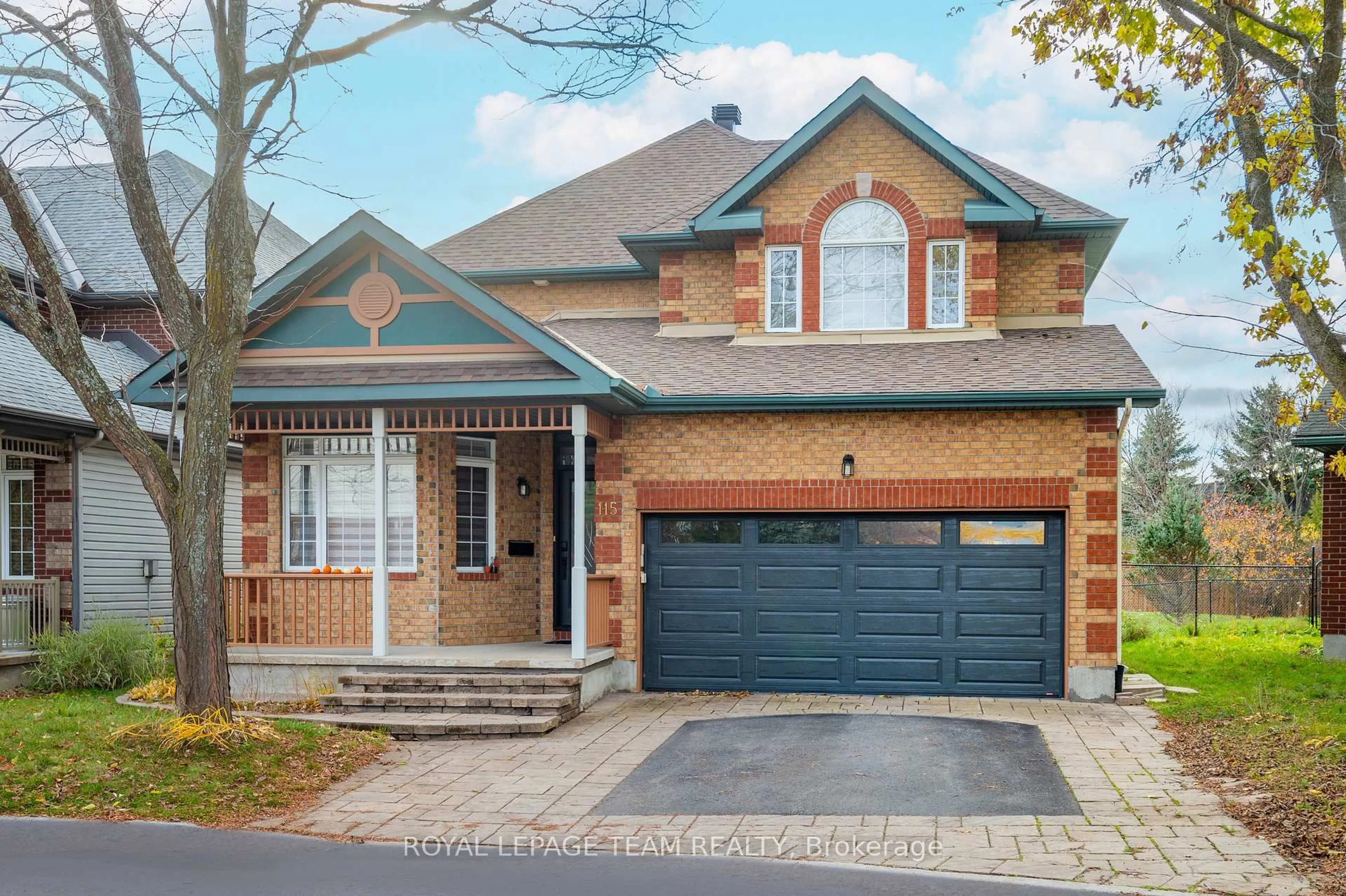 Home with brick exterior material, street for 115 Grandpark Circ, Ottawa Ontario K1G 6R6