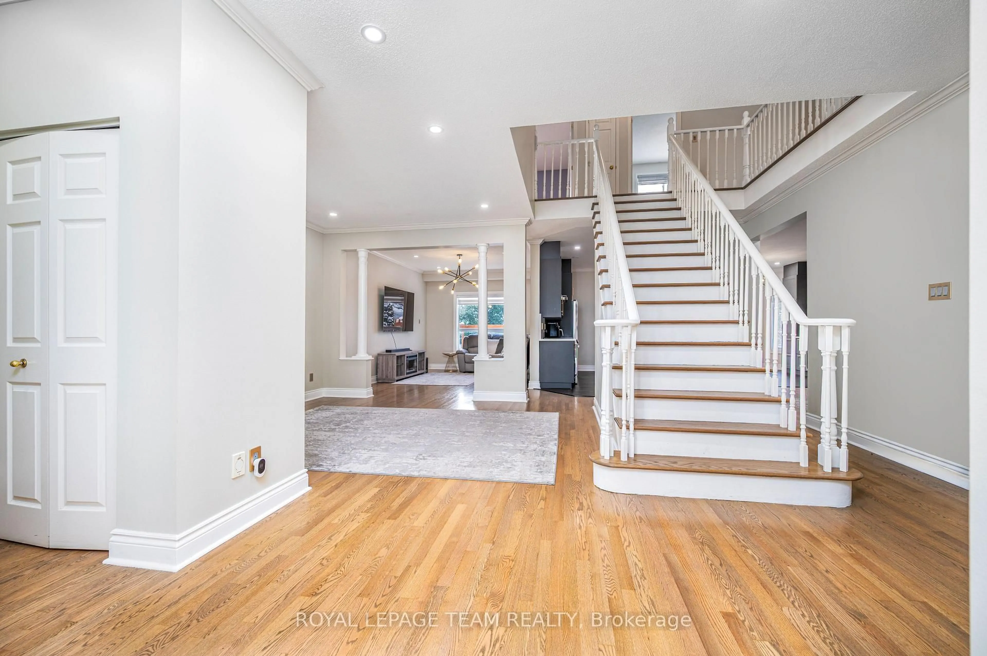 Unknown for 115 Grandpark Circ, Ottawa Ontario K1G 6R6