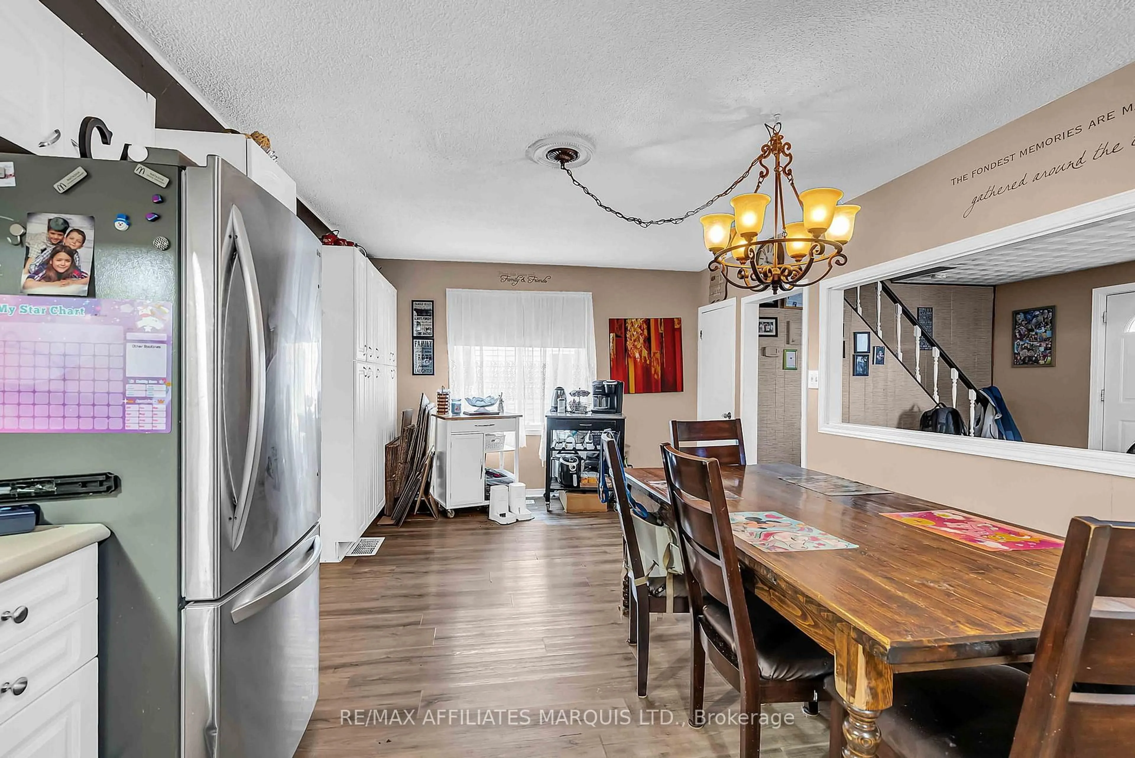 Dining room, wood/laminate floor for 1301-AB First St, Cornwall Ontario K6H 1P1