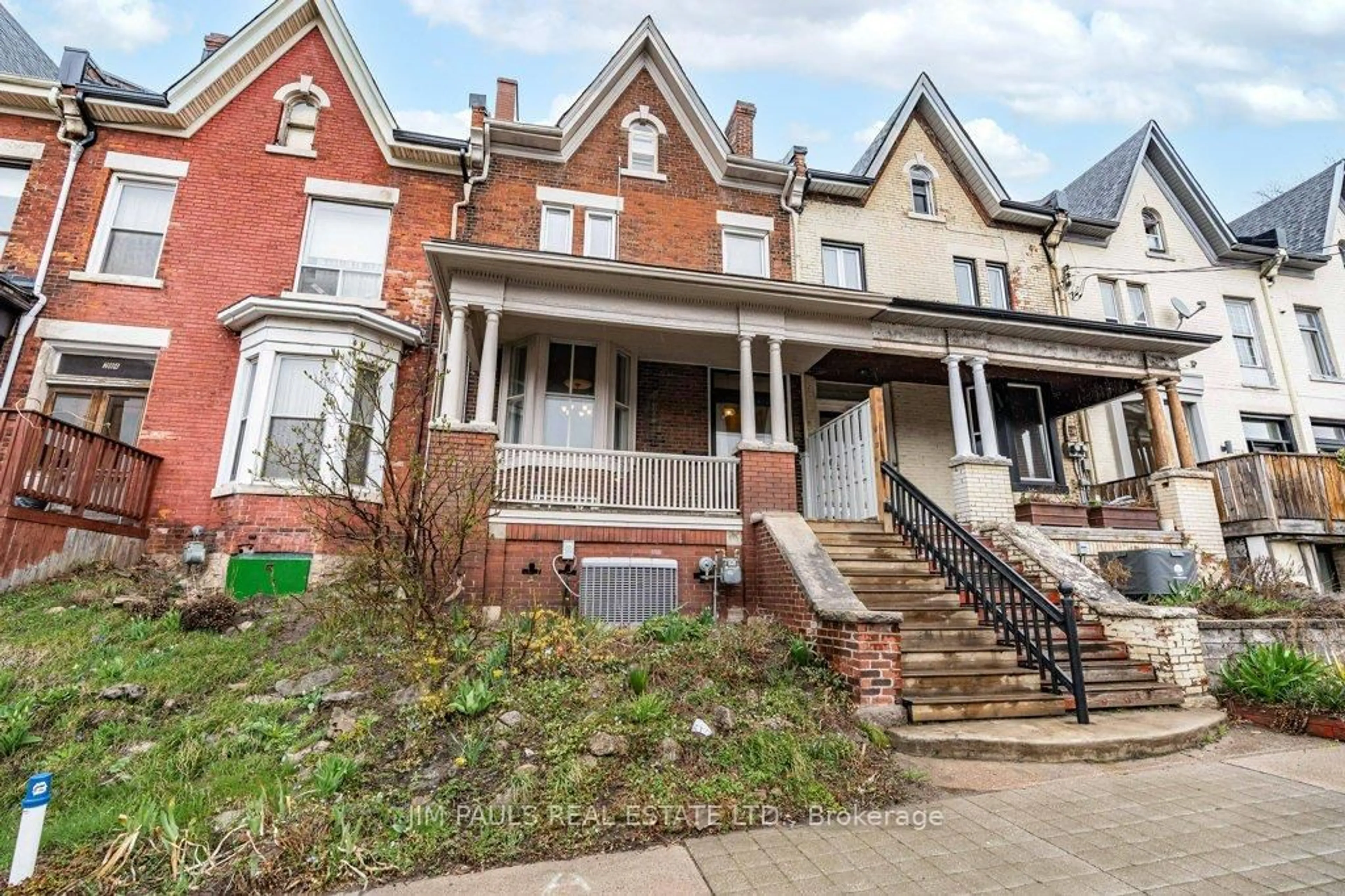 Home with brick exterior material, street for 282 Main St, Hamilton Ontario L8P 1J8