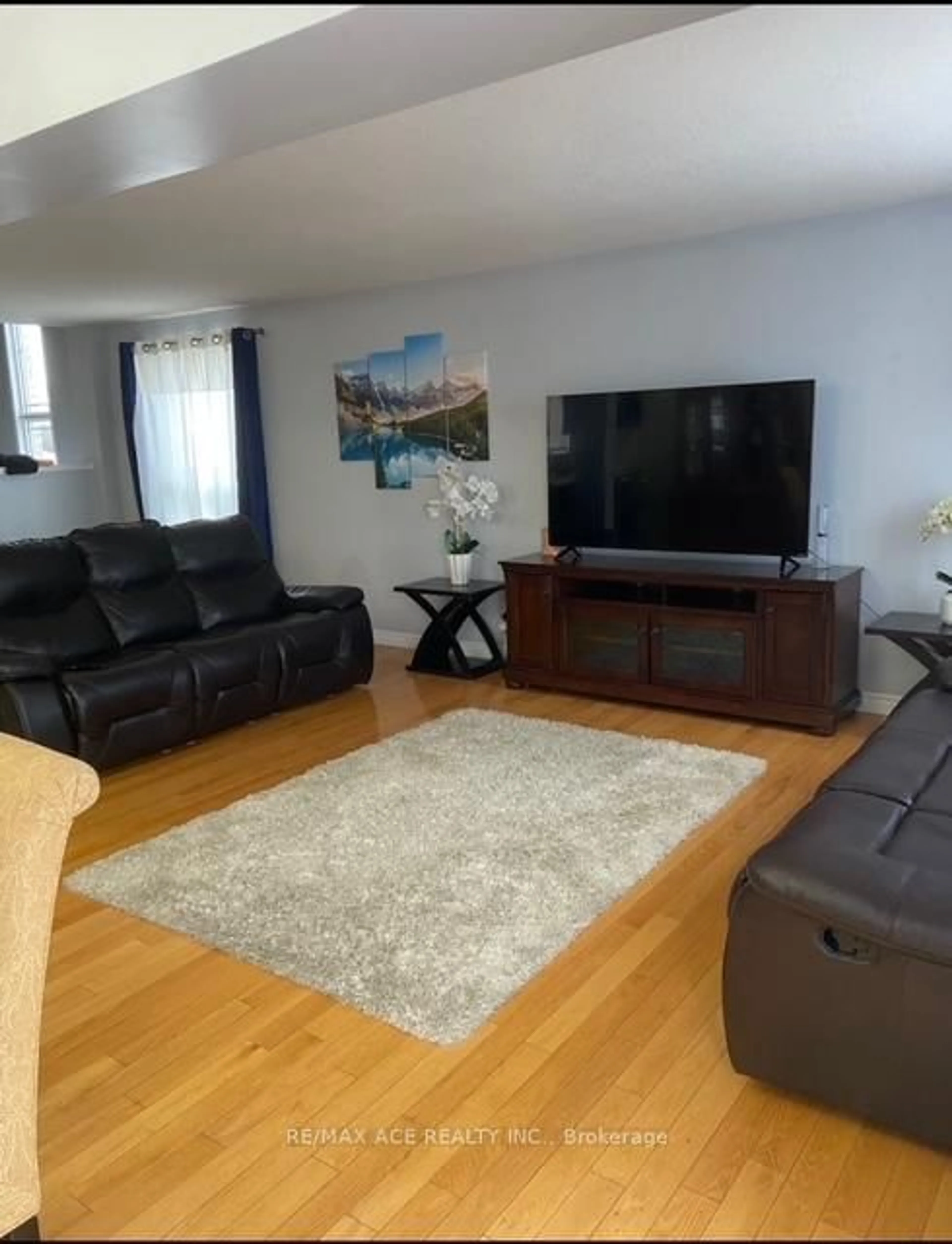 Living room with furniture, unknown for 308 Jensen Rd, London East Ontario N5V 4X3