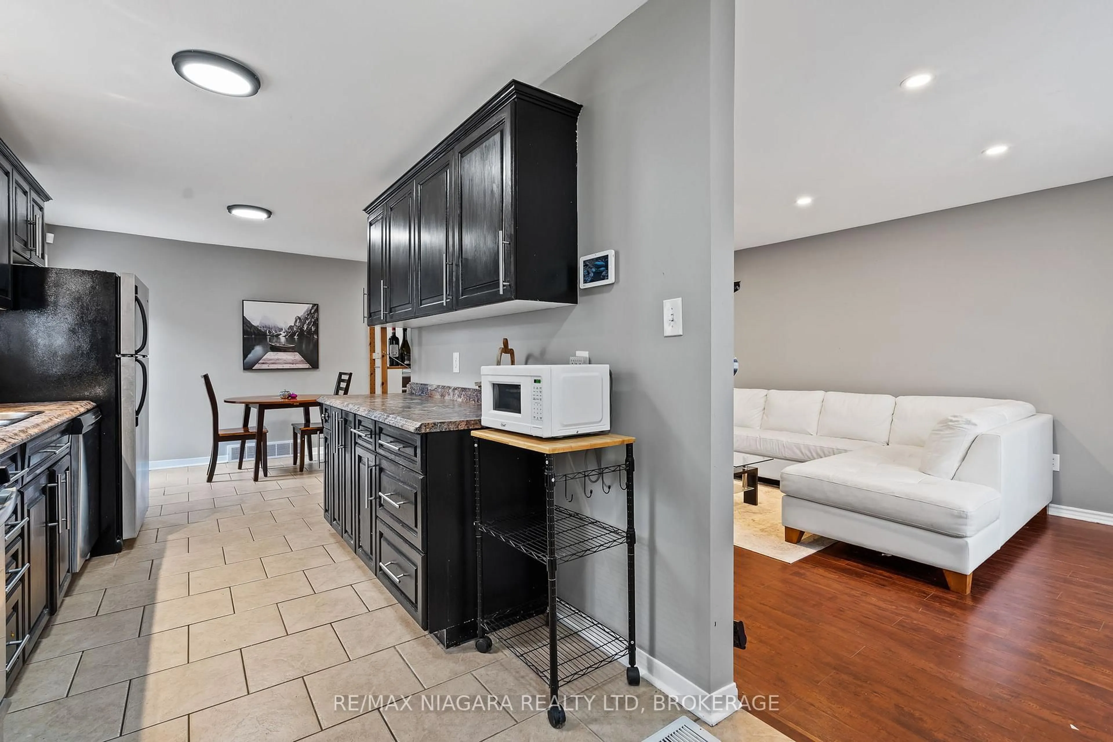 Open concept kitchen, ceramic/tile floor for 19 Lampman Cres, Thorold Ontario L2V 4K6