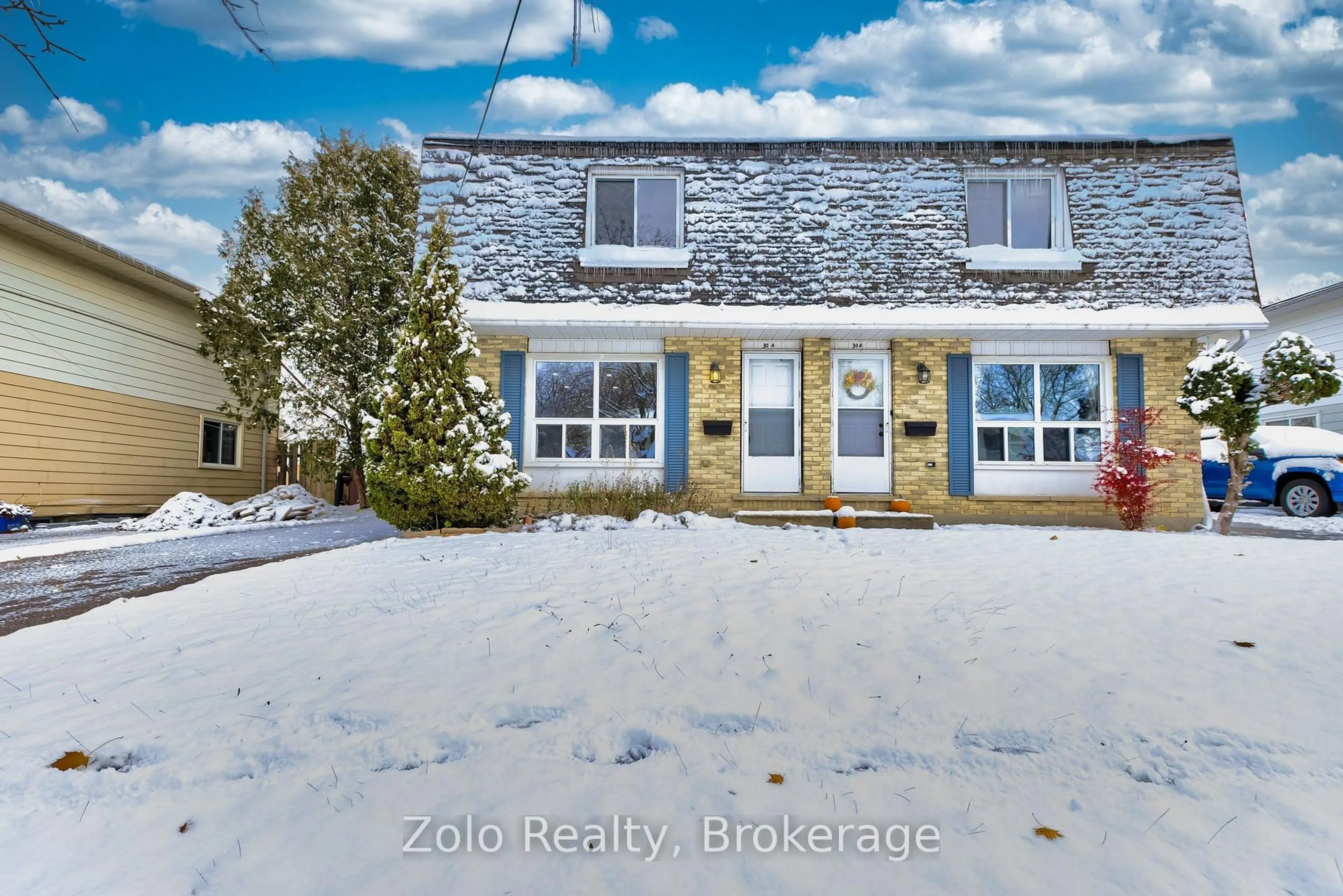 A pic from outside/outdoor area/front of a property/back of a property/a pic from drone, street for 30A Helene Cres, Waterloo Ontario N2L 5E5