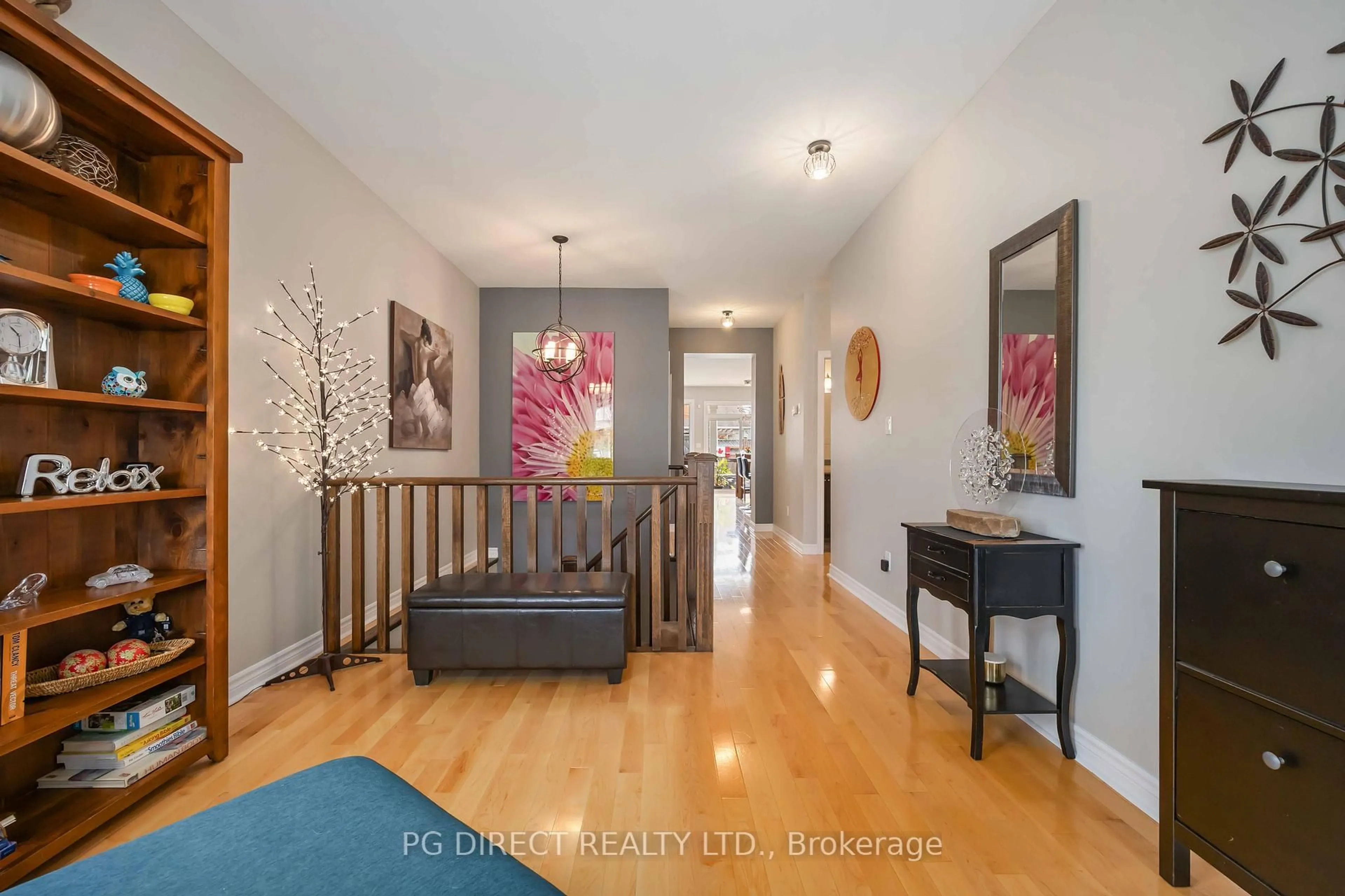 Indoor entryway for 17 Deacon Cres, Kawartha Lakes Ontario K9V 0L4