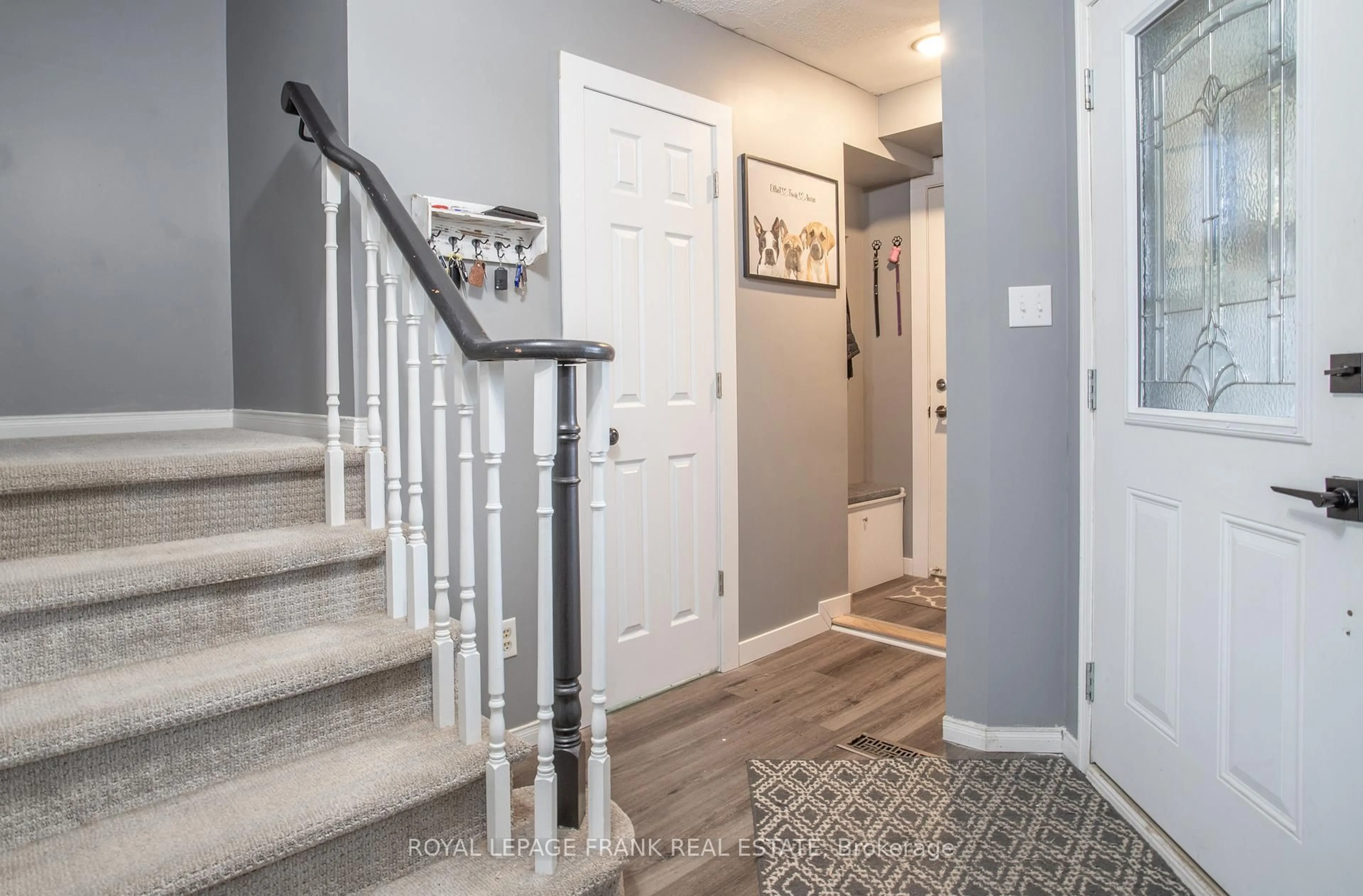 Indoor entryway for 19 Sanders Dr, Port Hope Ontario L1A 4E9