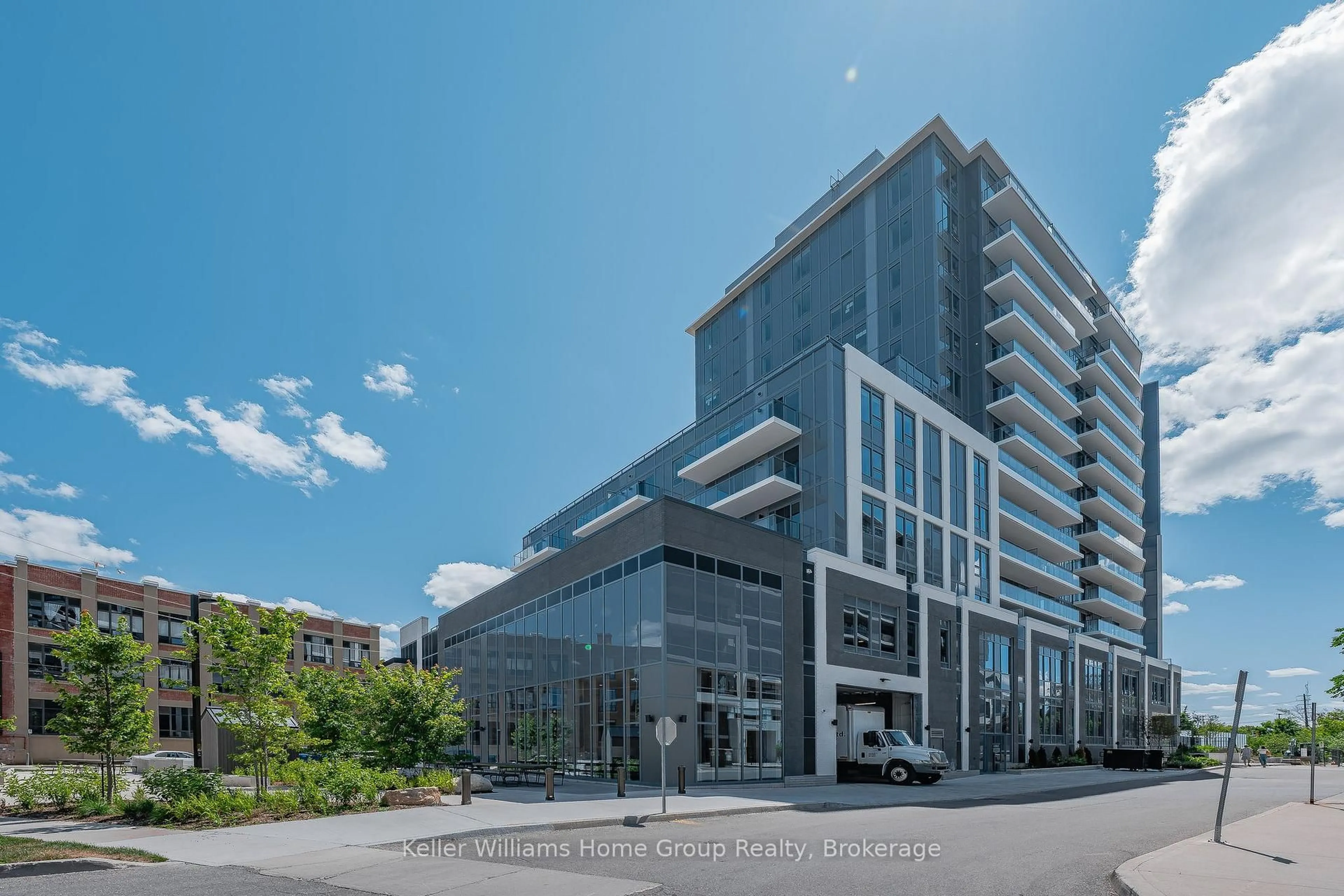 Indoor foyer for 93 Arthur St #714, Guelph Ontario N1E 0T3