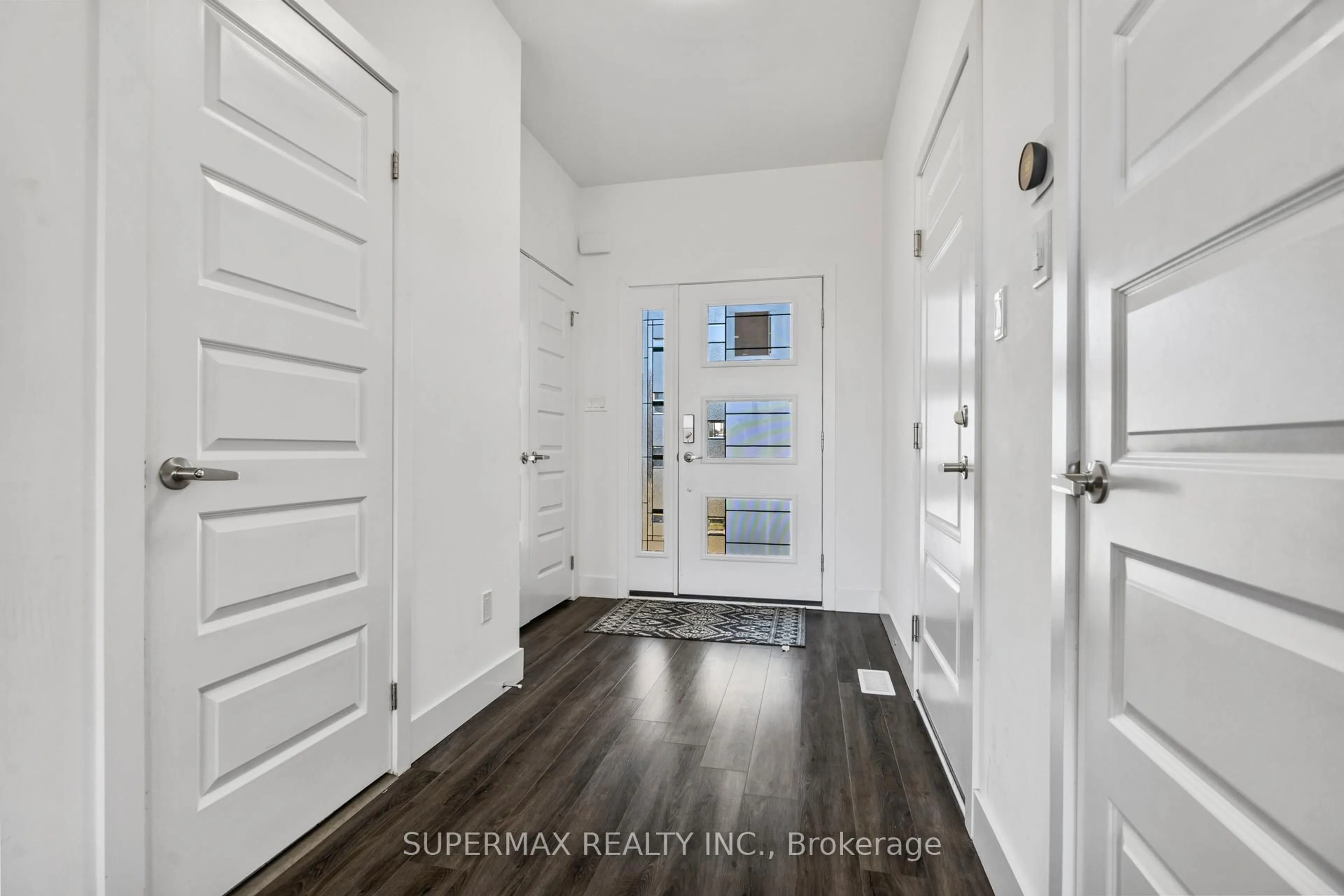 Indoor entryway for 1652 Chelton Crt, London South Ontario N6M 0A2