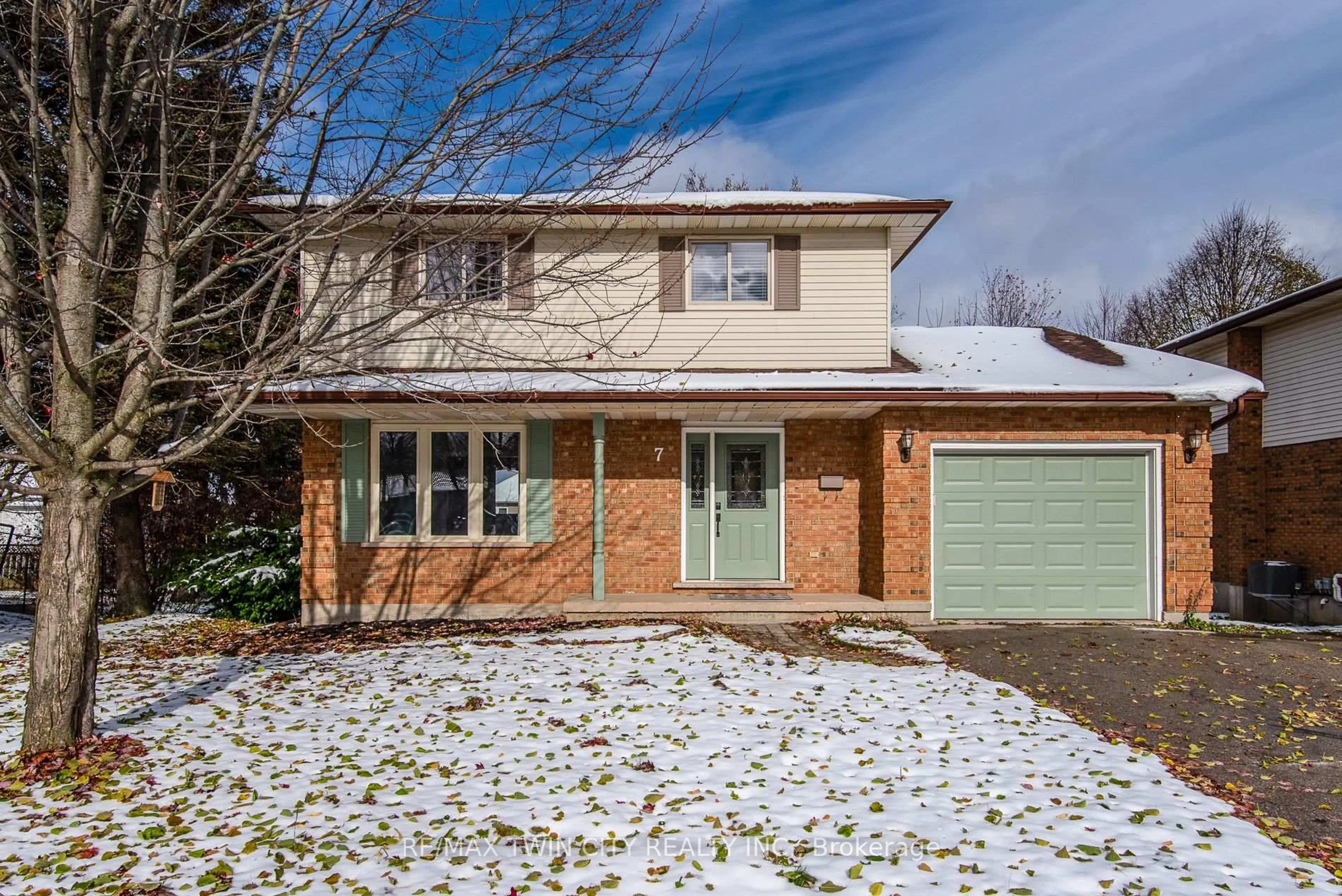 Home with brick exterior material, street for 7 Campbell Pl, Wellesley Ontario N0B 2T0