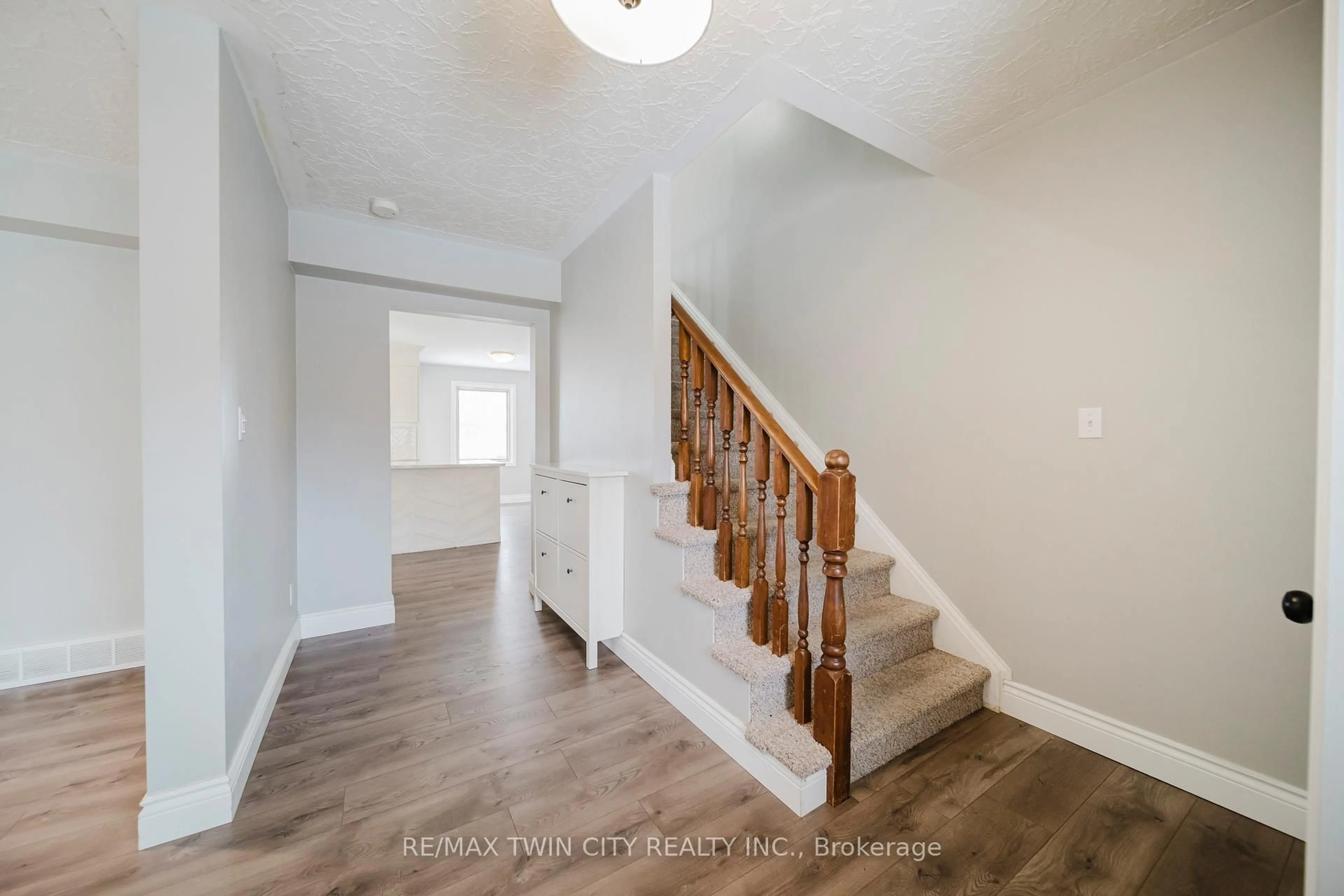Indoor entryway for 7 Campbell Pl, Wellesley Ontario N0B 2T0