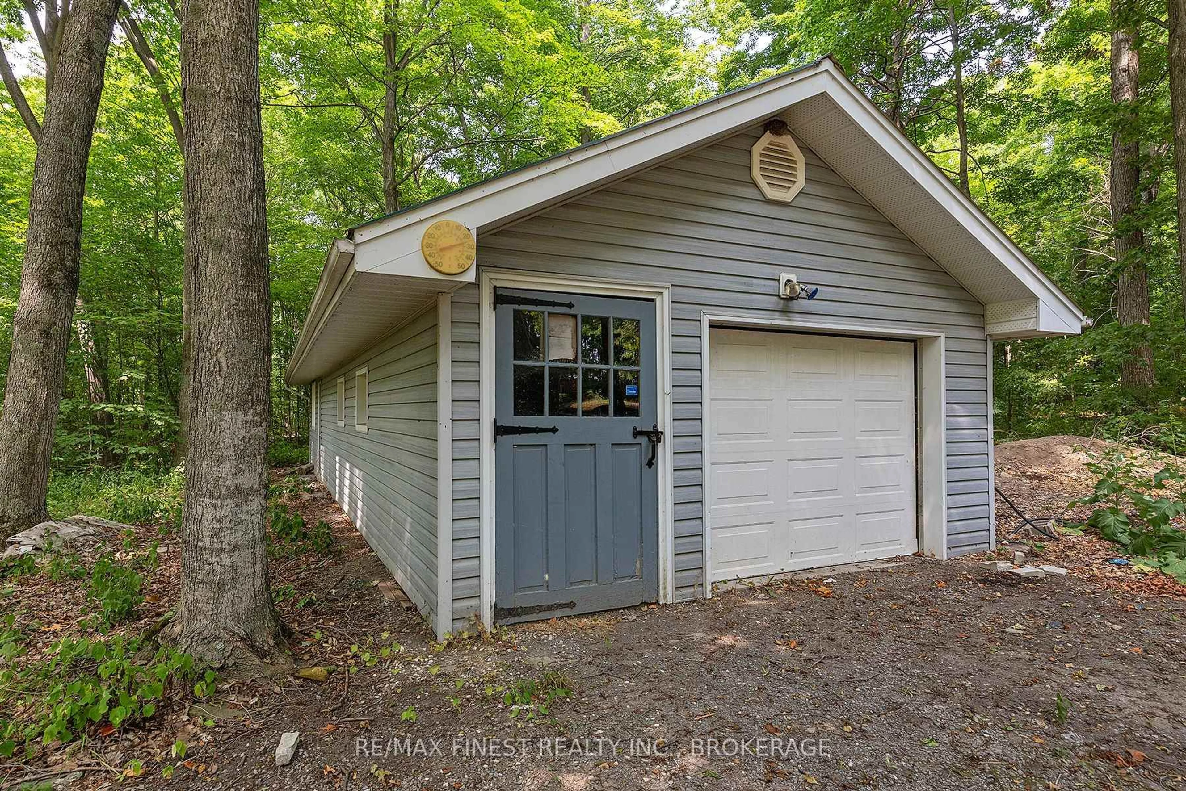 Indoor garage for 918 Fry Rd, Prince Edward County Ontario K0K 2T0