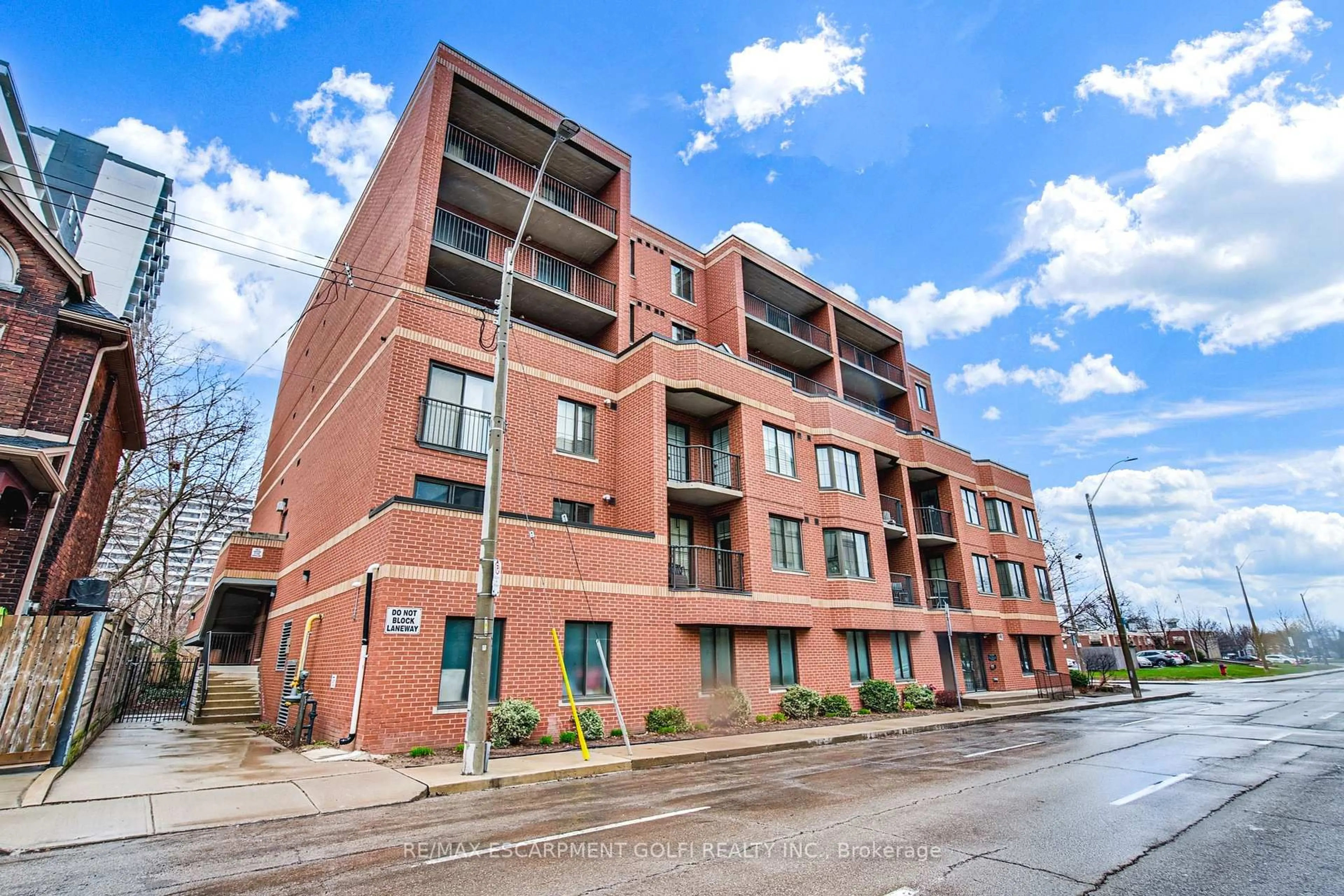 Home with brick exterior material, building for 47 Caroline St #401, Hamilton Ontario L8R 2R6