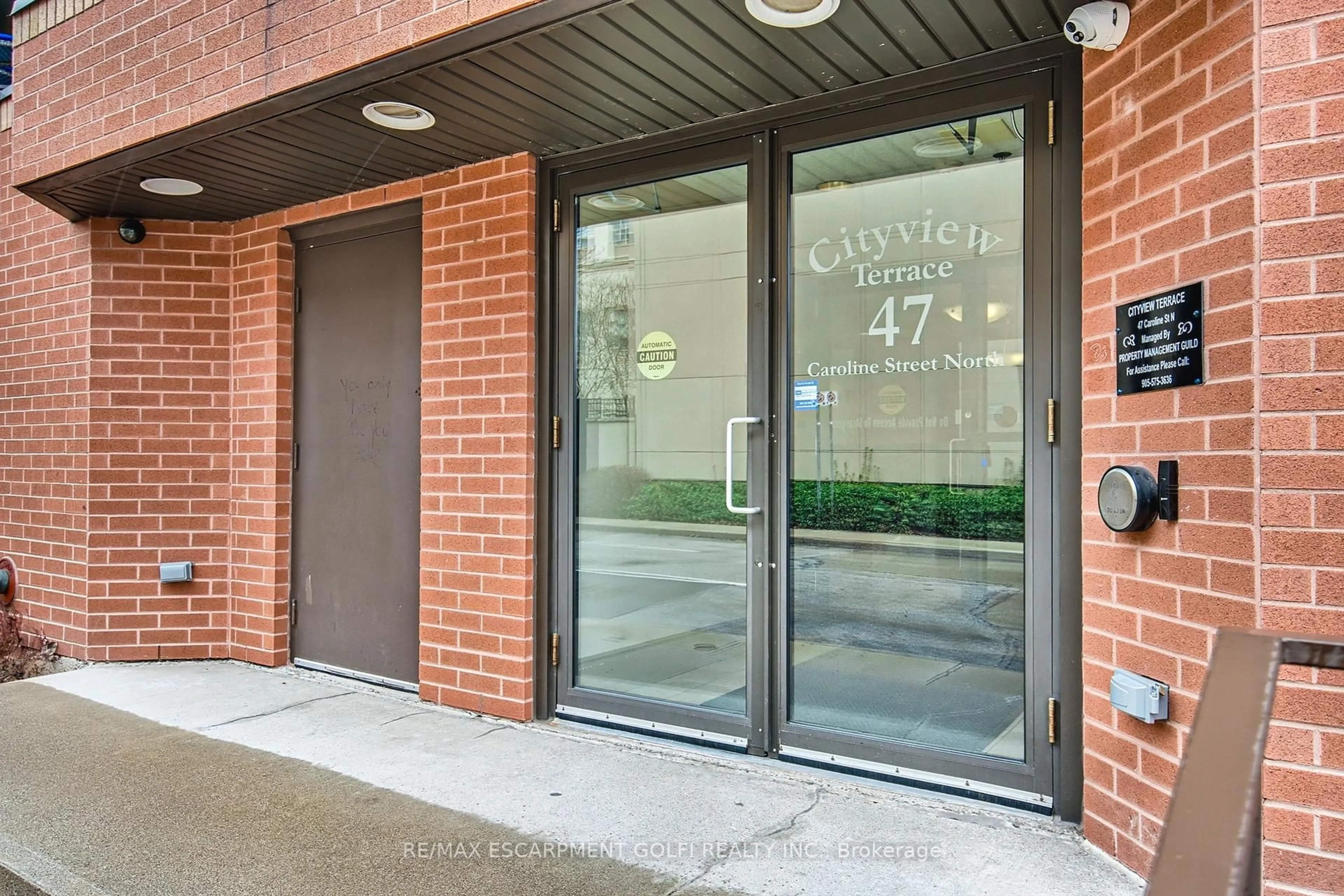 Indoor foyer for 47 Caroline St #401, Hamilton Ontario L8R 2R6