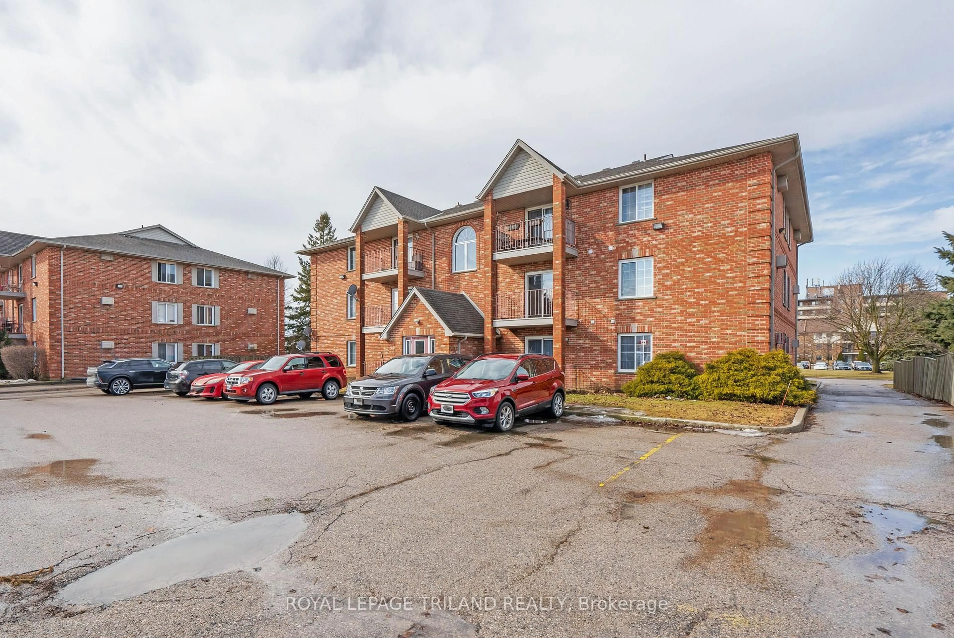 Unknown for 70 STOKES Rd, St. Thomas Ontario N5R 6A9