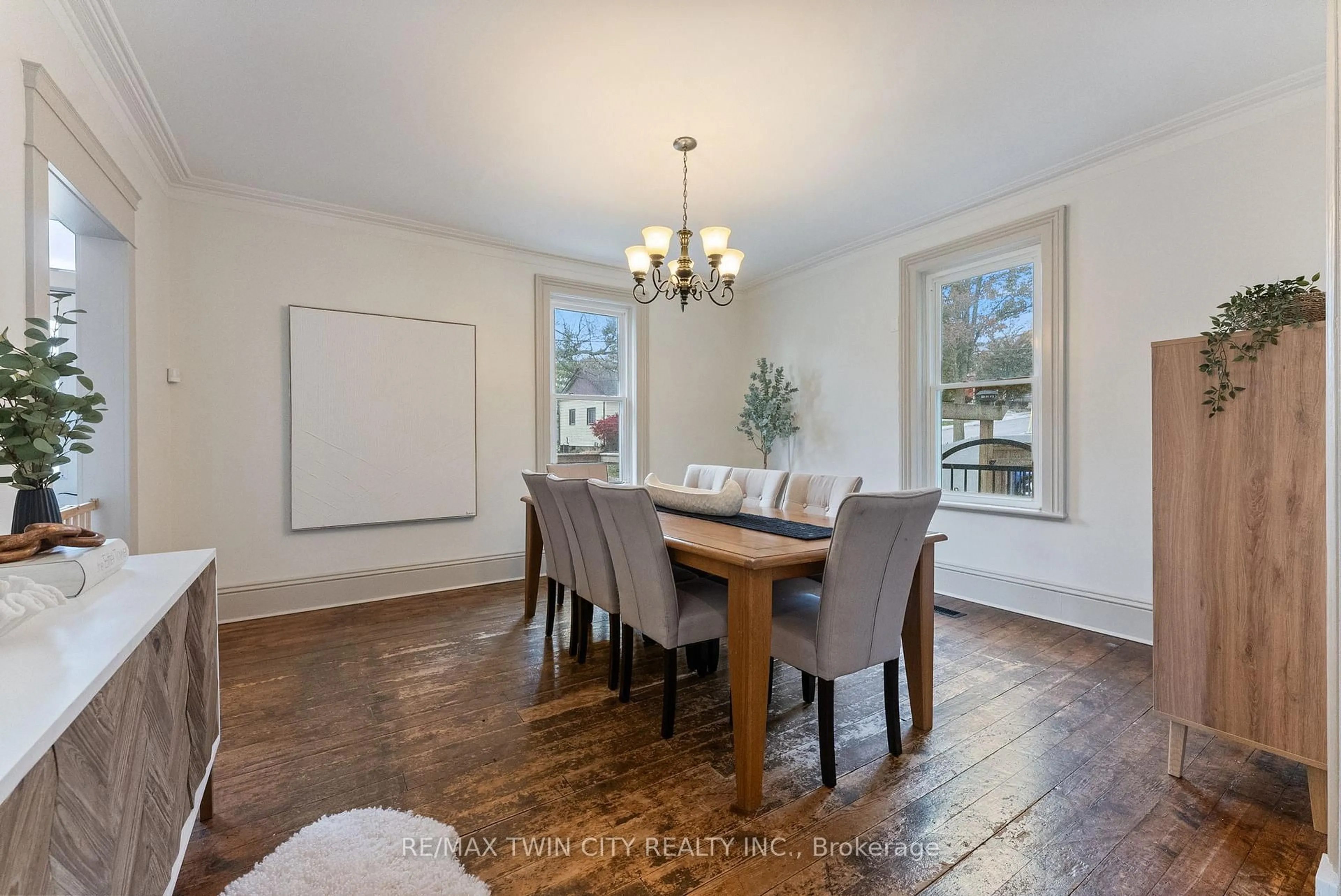 Dining room, wood/laminate floor for 93 Perry St, Woodstock Ontario N4S 3C4